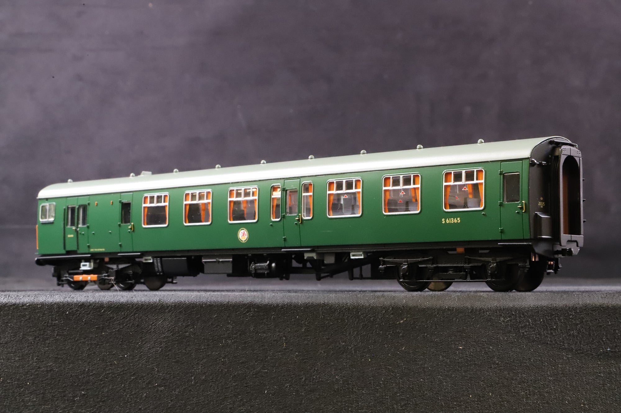 Bachmann OO 31-425A Class 411/4CEP 4-Car EMU in BR(S) Green