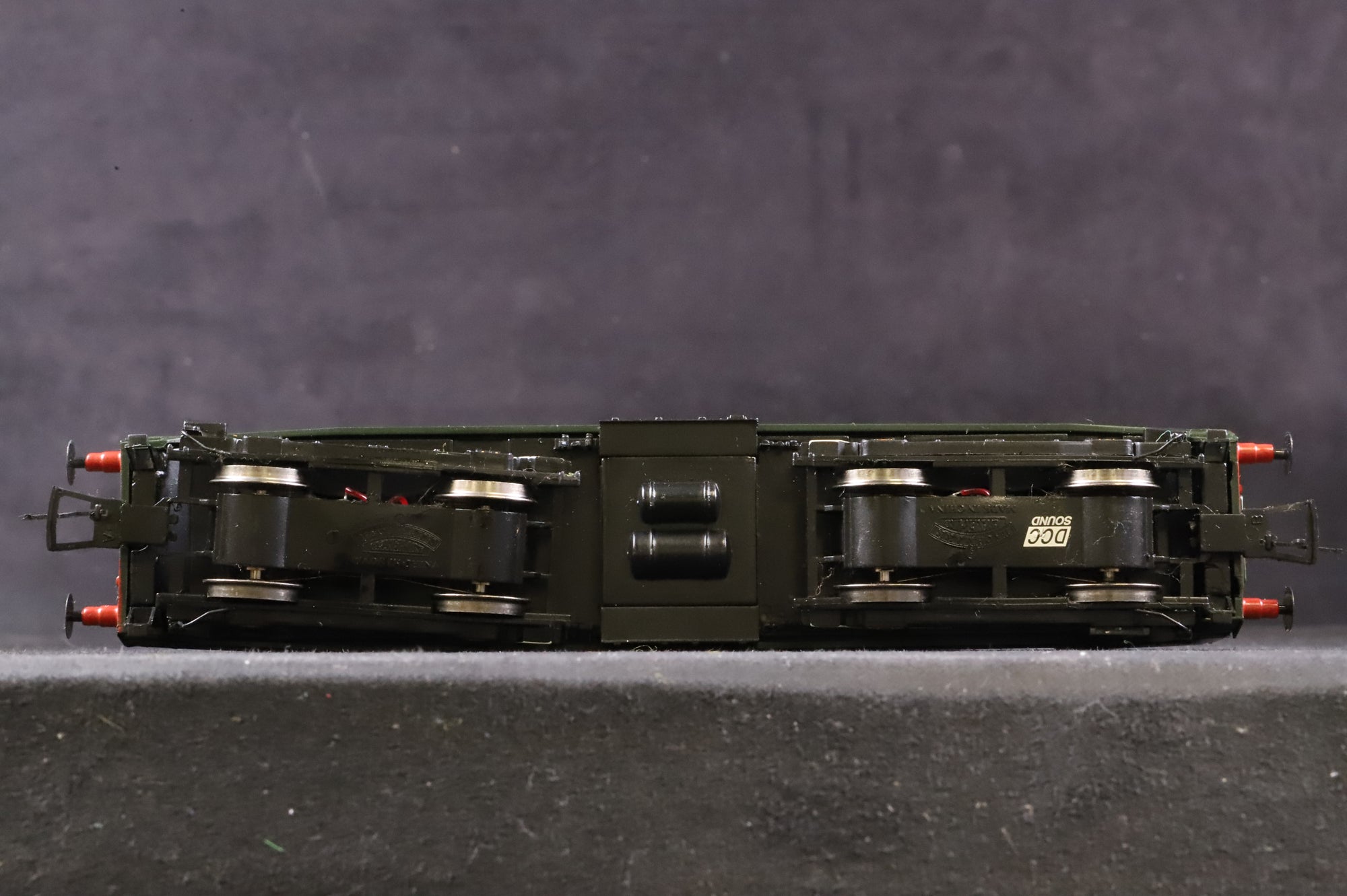 Bachmann OO 32-033DS Class 20 D8158 in BR Green w/ Box Head Code & SYP - DCC Sound