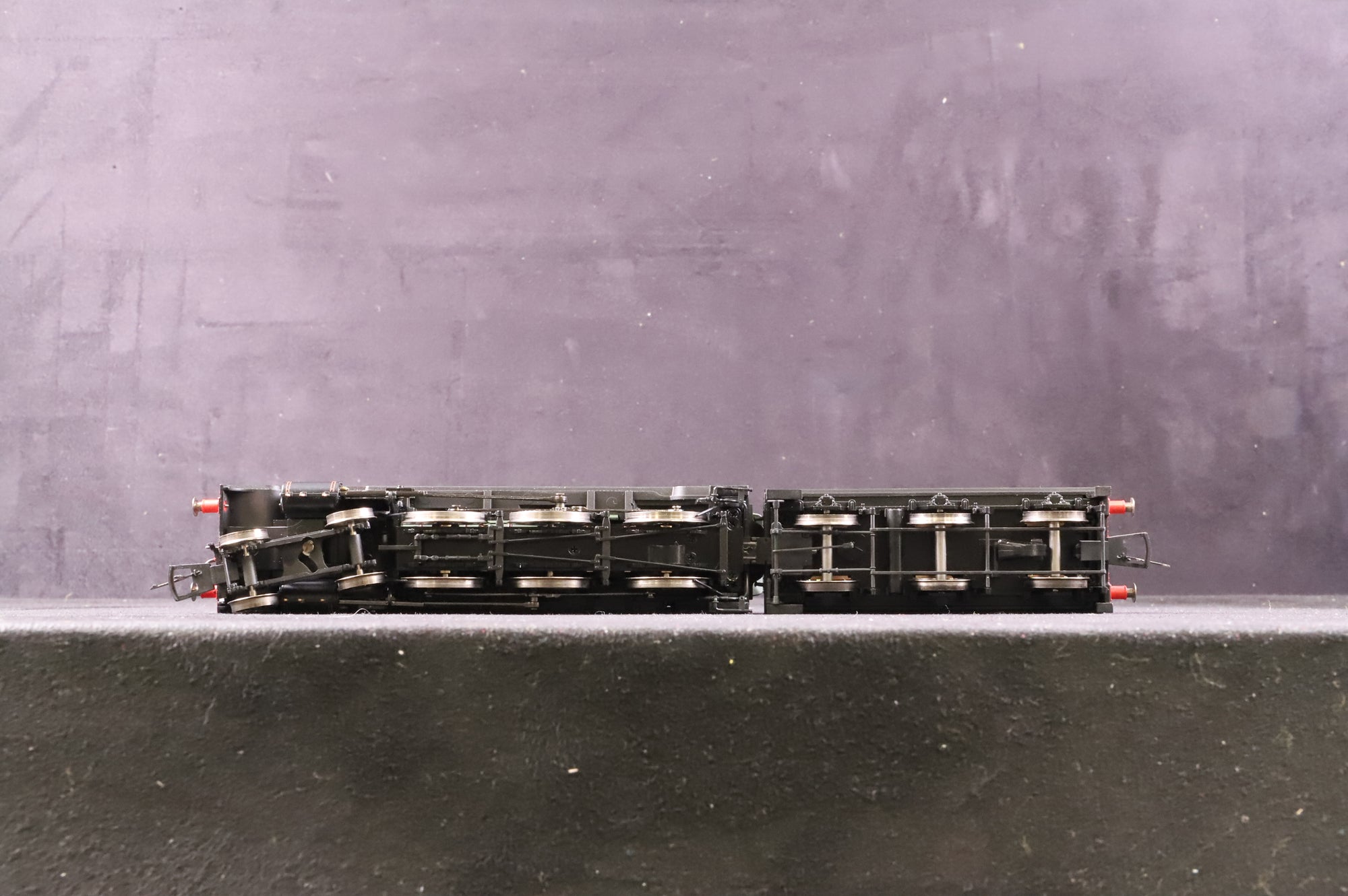 Dapol OO 4S-001-007S Manor Class '7827' 'Lydham Manor' BR Lined Green L/C Wethered DCC Sound