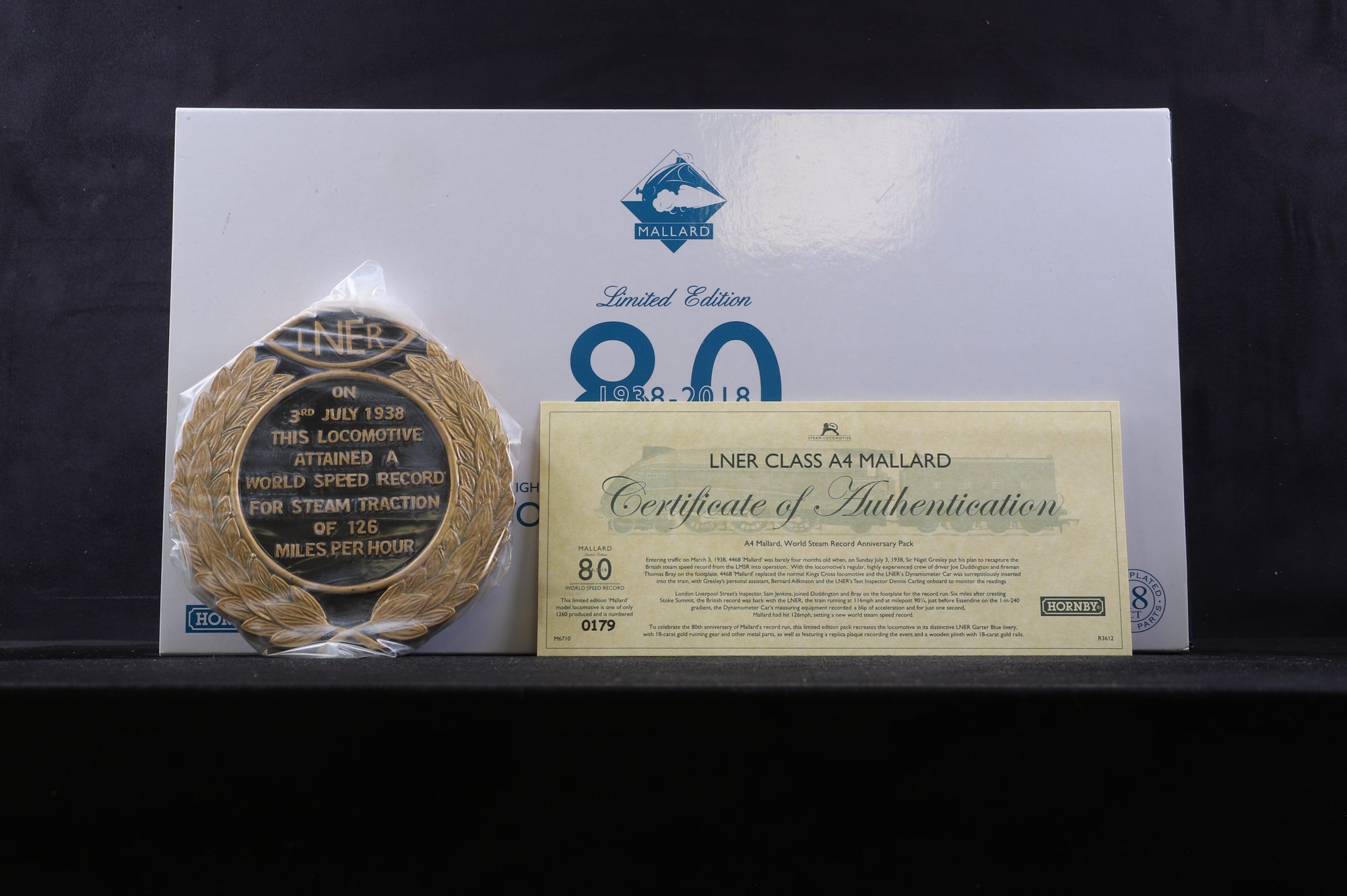 Hornby OO R3612 LNER Class A4 '4468' 'Mallard' WSR 80th Anniversary Pack Gold Plated