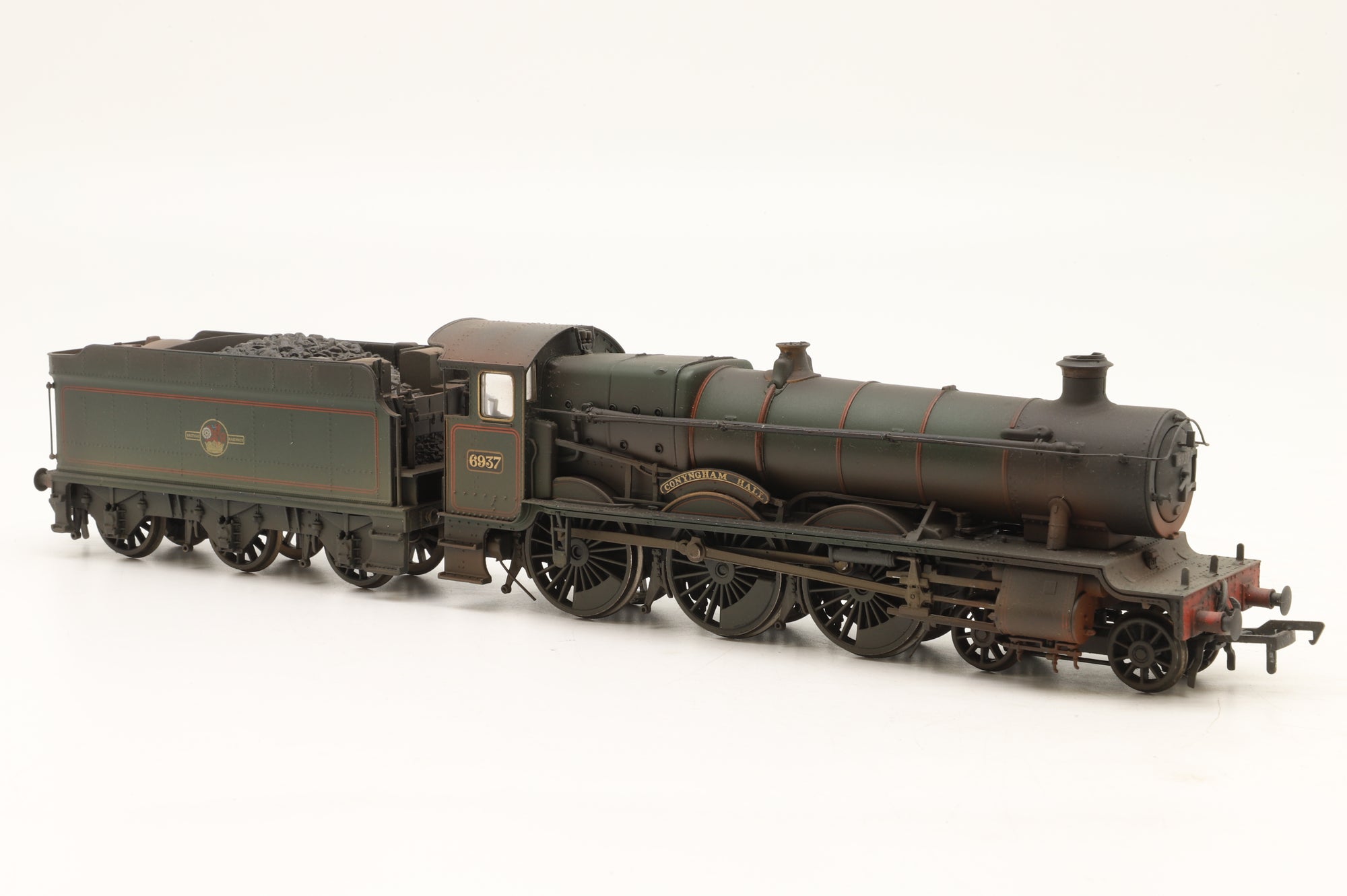 Bachmann OO 32-001 Hall Class '6937' 'Conyngham Hall' BR Green L/C Weathered