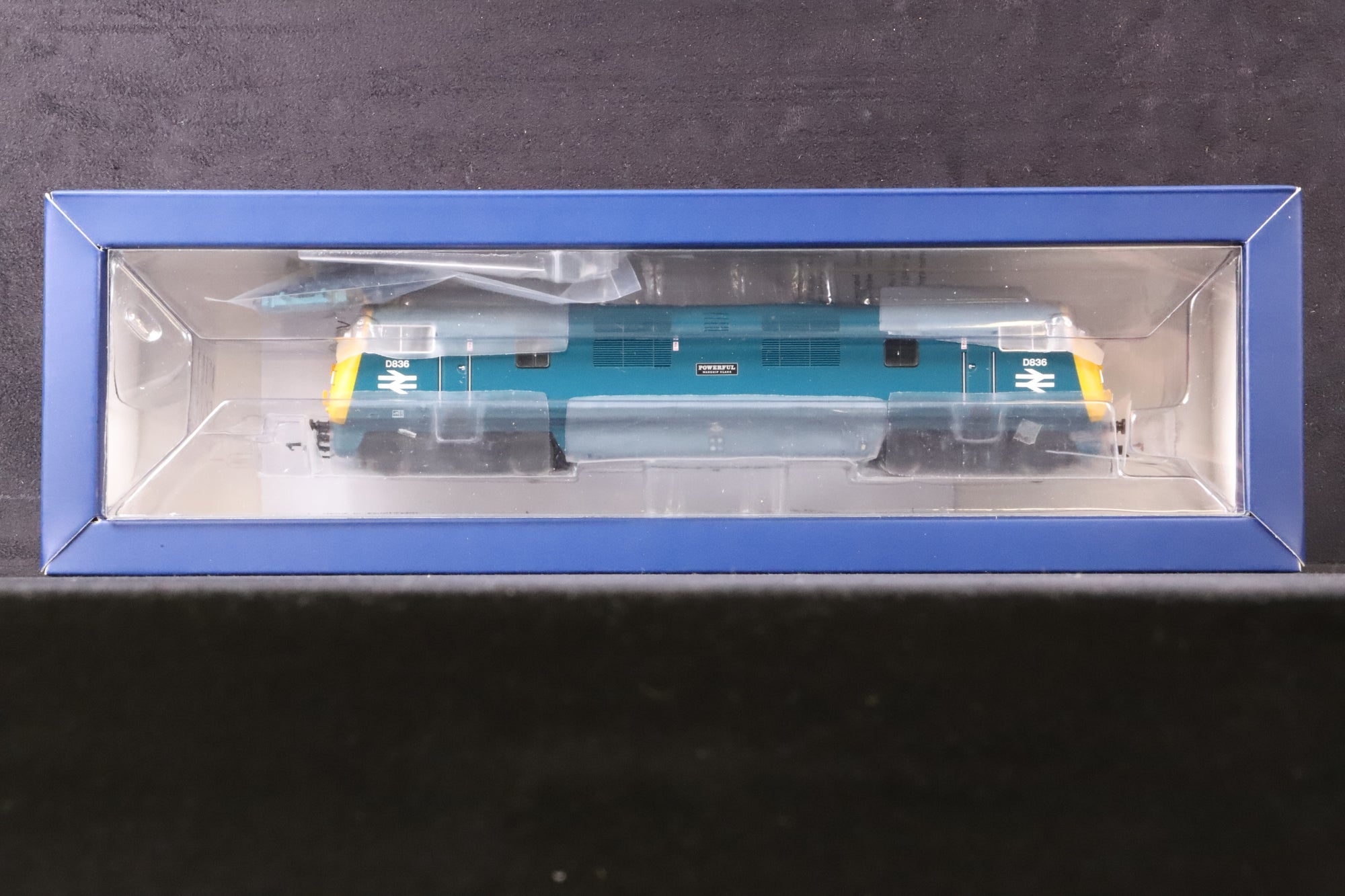 Bachmann OO 32-067A Class 43 Warship 'D836' 'Powerful' BR Blue