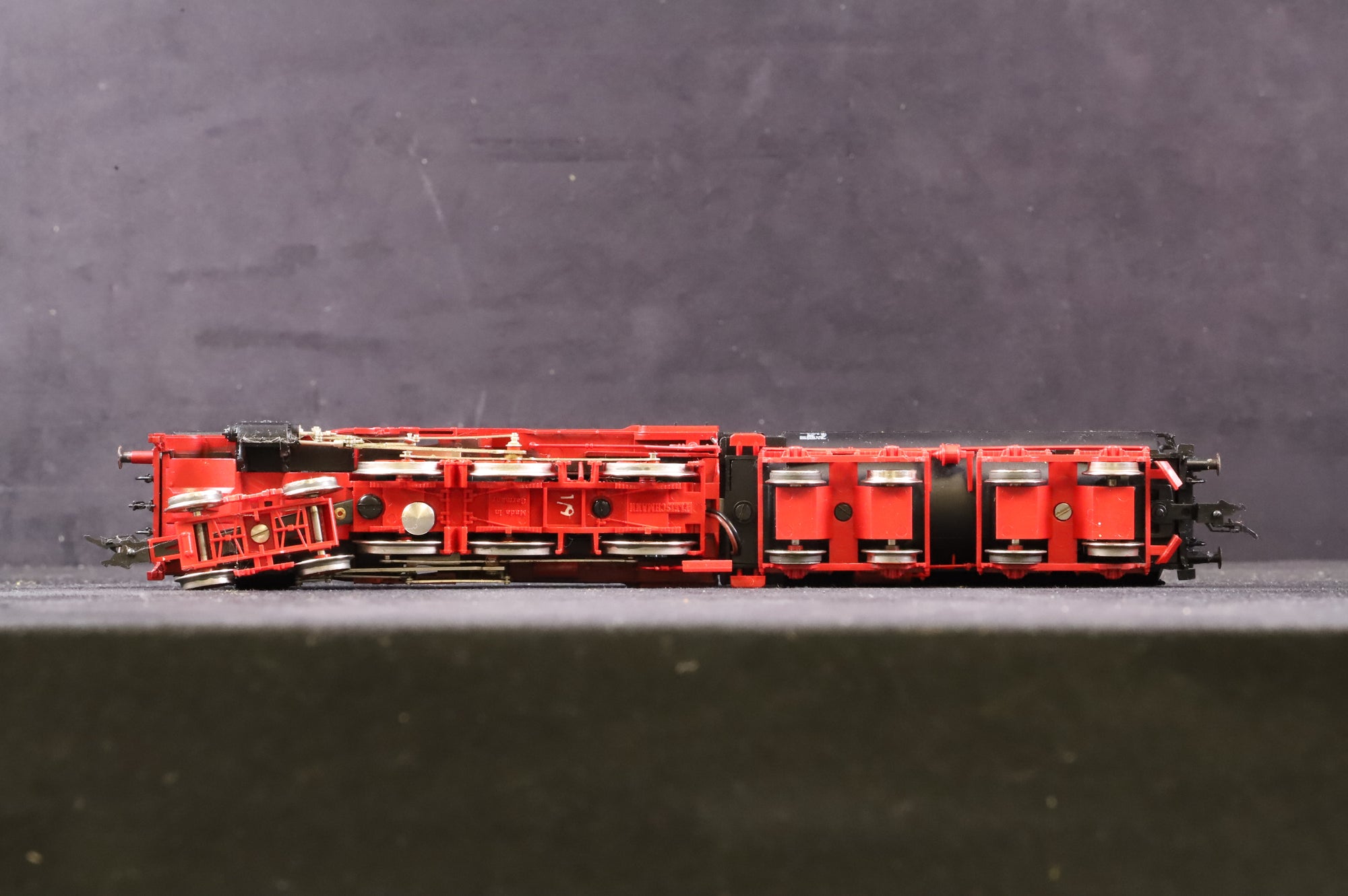 Fleischmann HO 4162 BR 038 0385476 in DB Black/Red