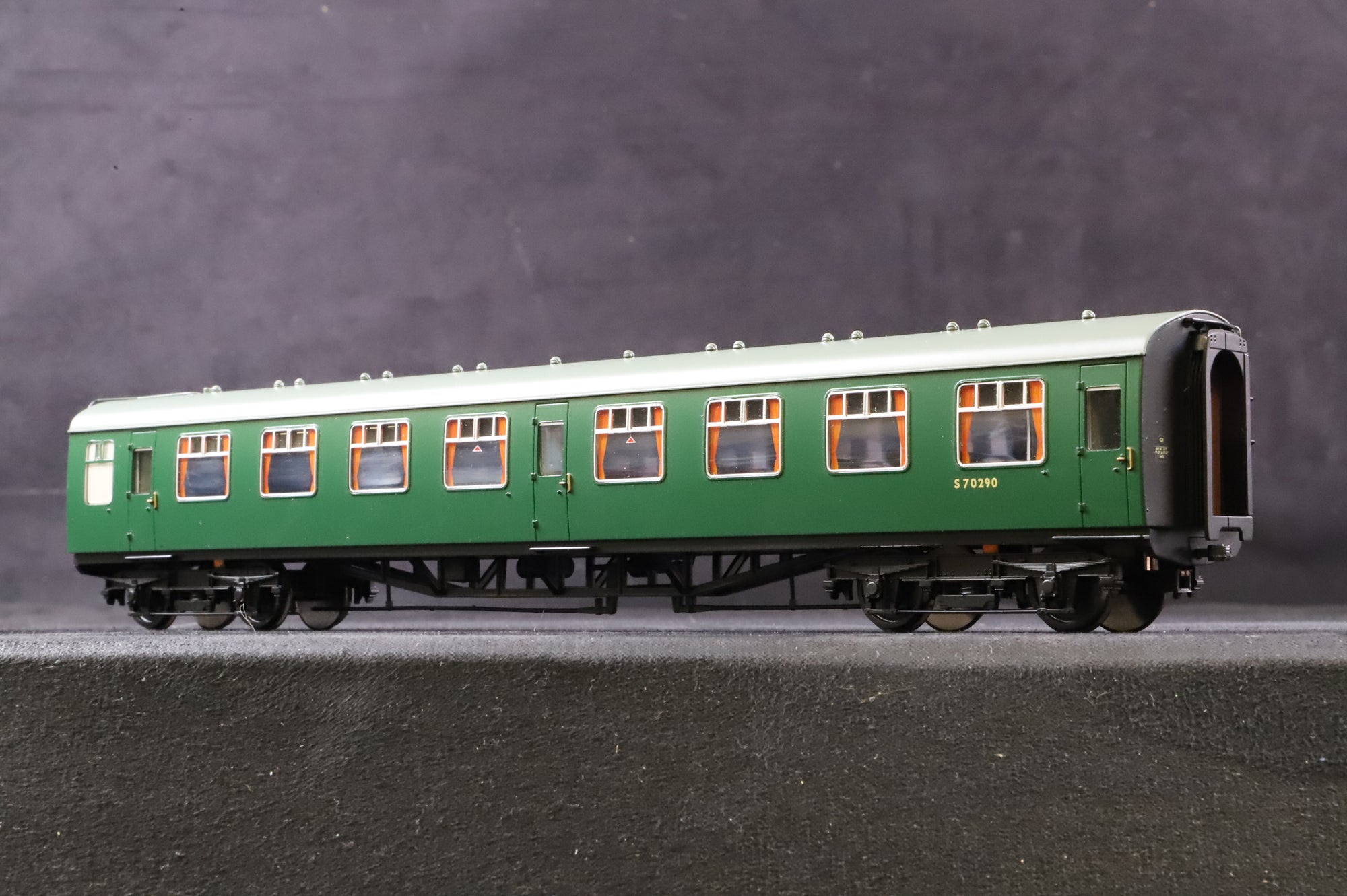 Bachmann OO 31-425A Class 411/4CEP 4-Car EMU in BR(S) Green