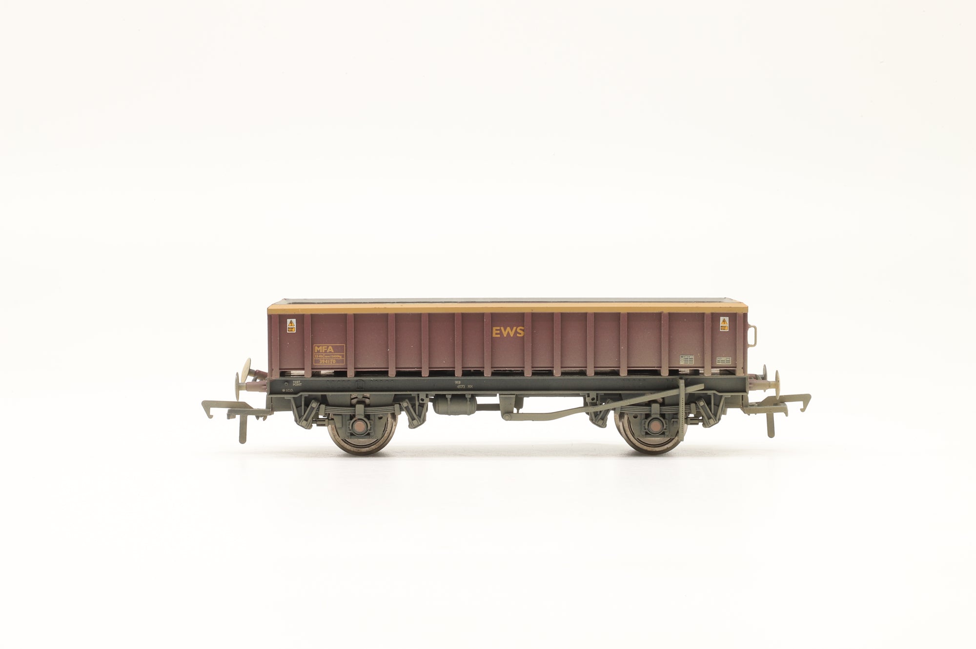 Bachmann OO Rake of 3 MFA/HEA Hoppers in EWS Livery - Mixed Weathered/Pristine