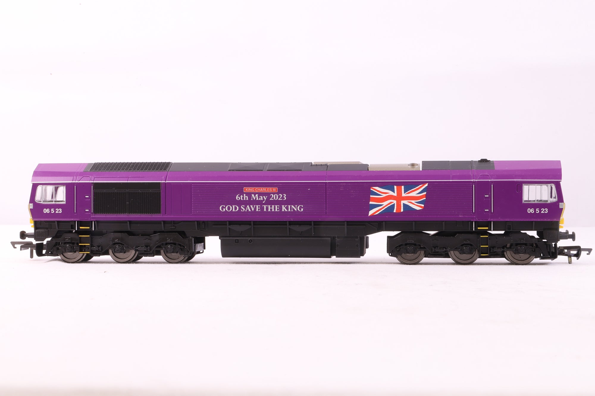 Hornby OO R30238TXS Class 66 '06523' 'King Charles III' DCC Sound