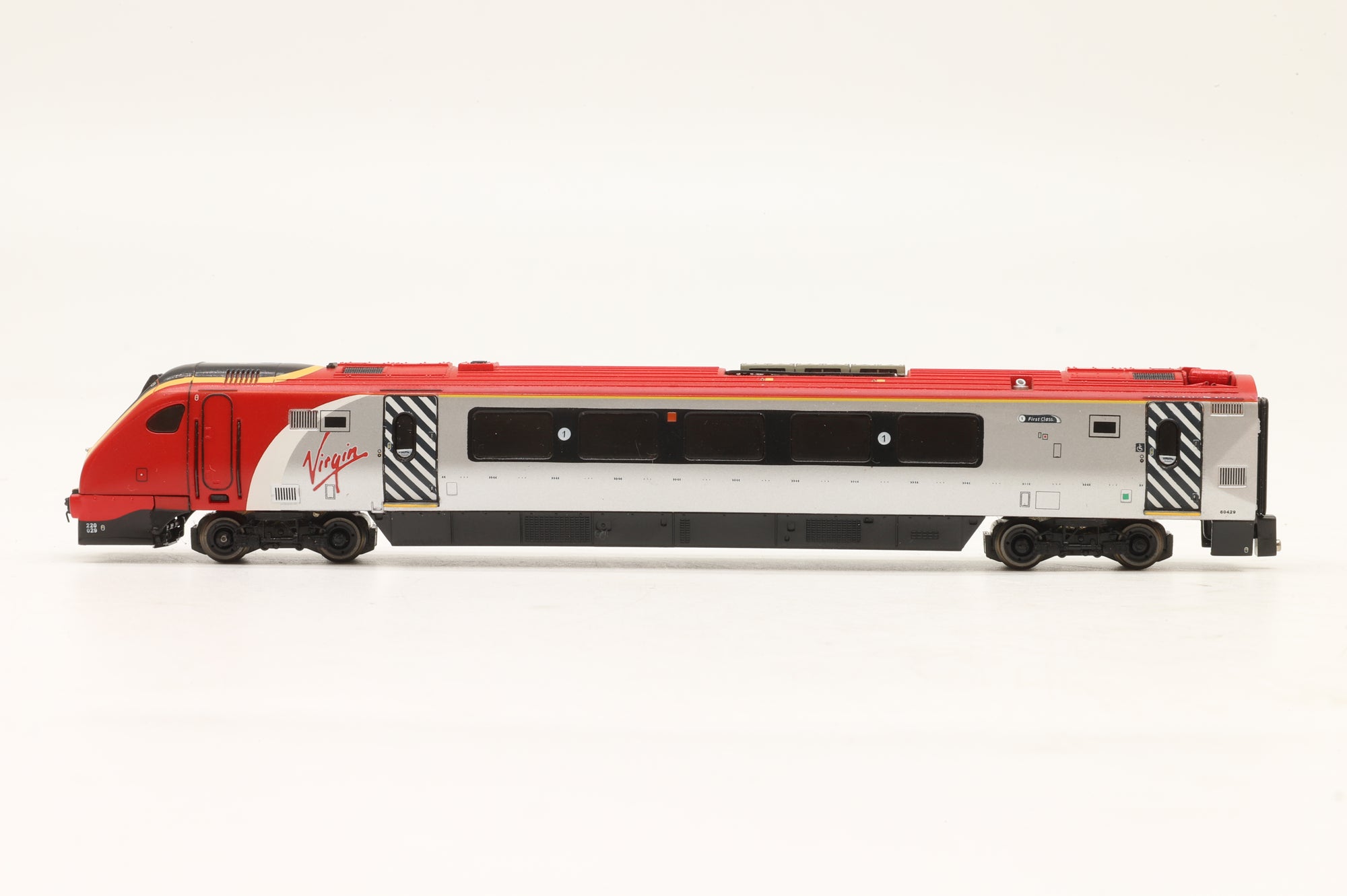 Dapol N Class 220 Voyager 4-Car Unit 'Cornish Voyager' in Virgin Trains Livery