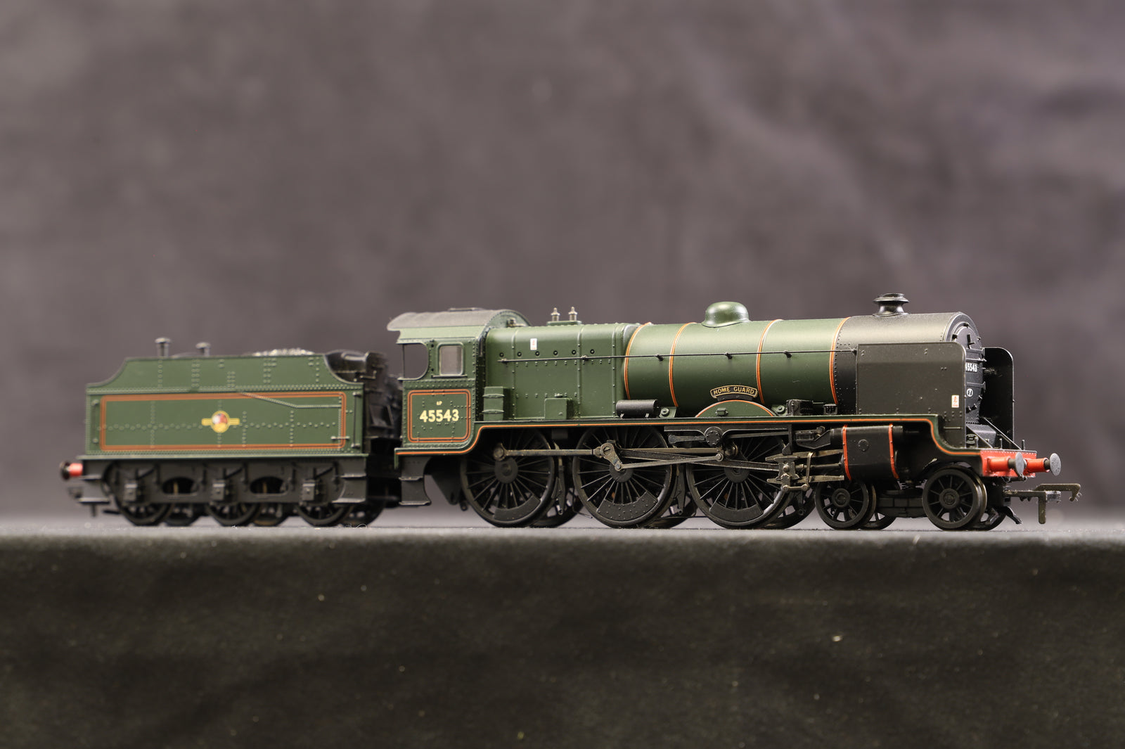 Second hand oo store gauge model trains