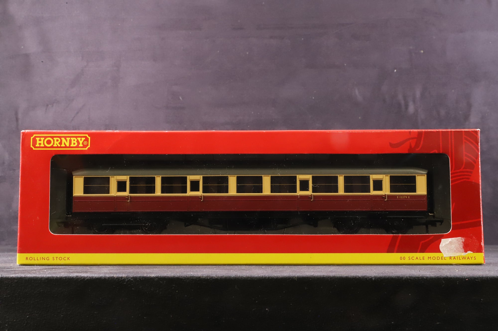 Hornby OO Rake Of 5 Gresley BR Crimson & Cream Coaches Inc. R4179, 79A, 80, 80A & 81