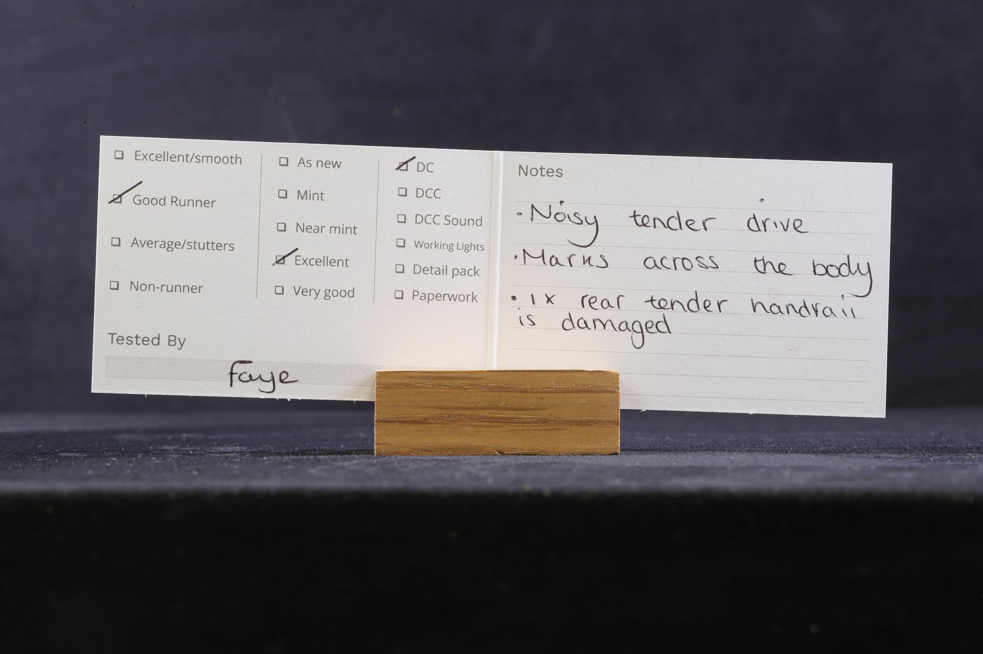 Hornby OO R852 Thomas & Friends 'James' '5' Steam Locomotive