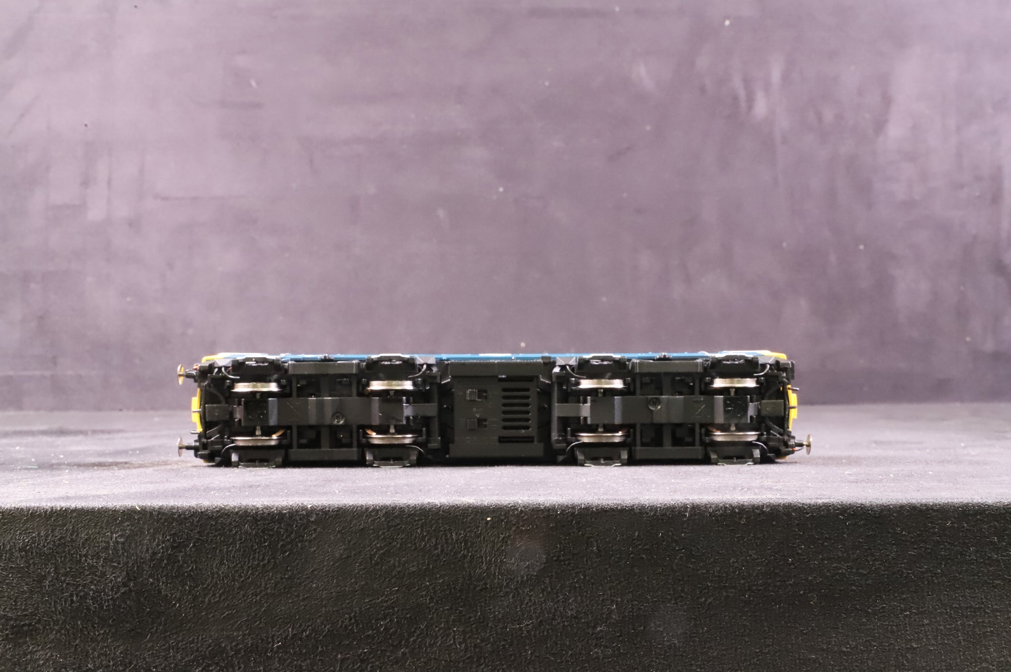 Hornby OO R3374 Class 71 '71012' BR Blue