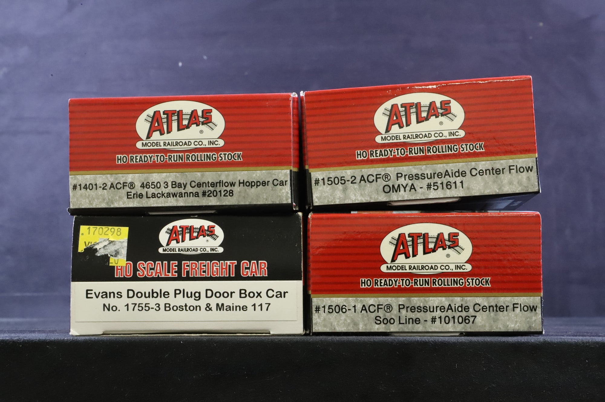 Atlas HO Rake Of 4 Mixed Hopper Wagons Inc. 1401-2, 1755-3, 1505-2 & 1506-1