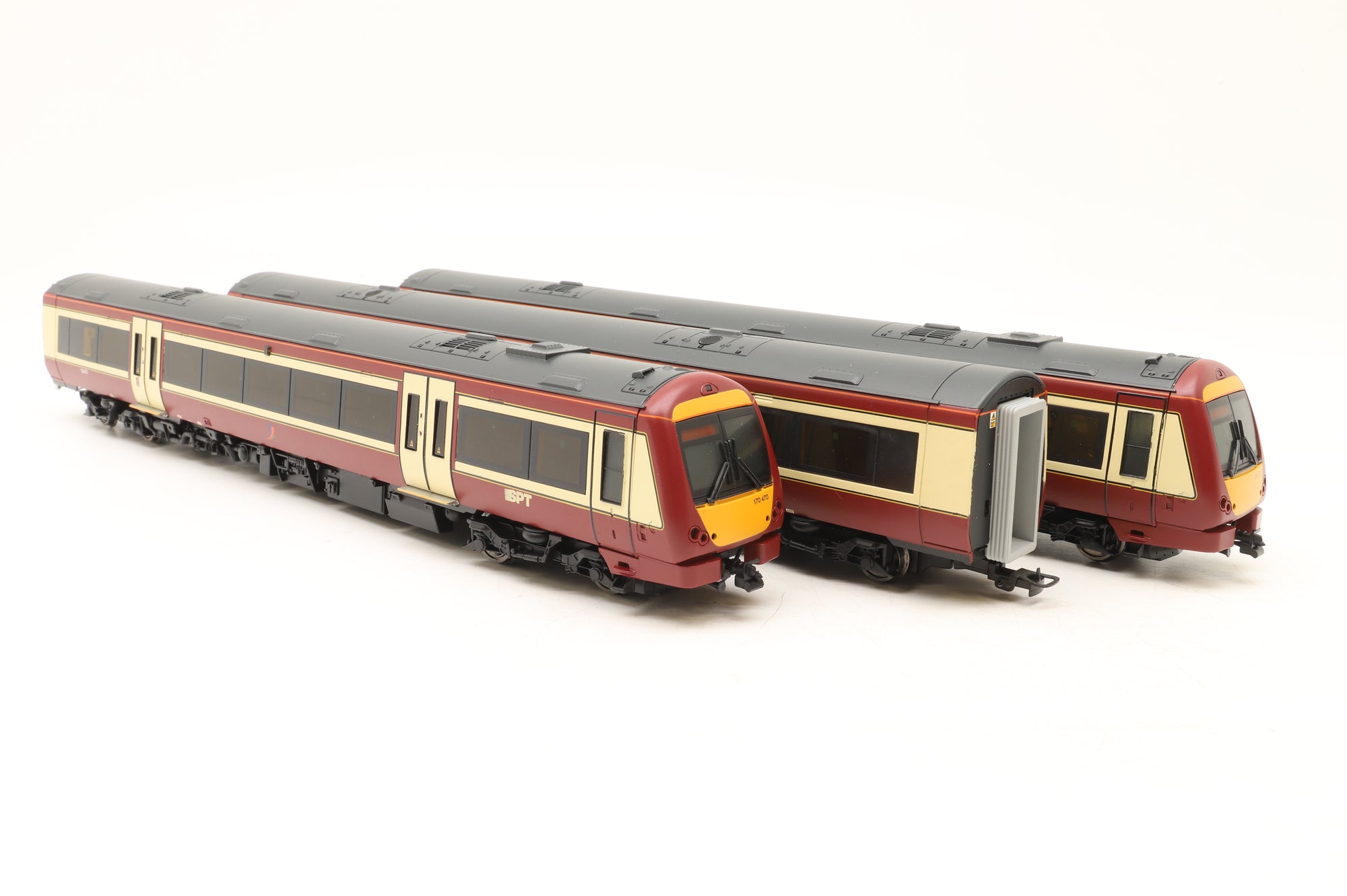 Bachmann OO 32-462 Class 170/3 Turbostar 3-Car DMU in Strathclyde PTE Carmine/Cream