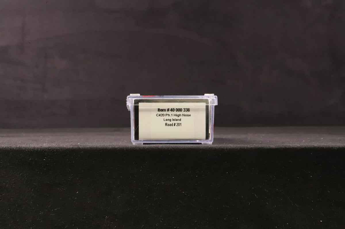 Atlas N gauge 40000338 C420 Diesel Locomotive 201 in Long Island Metro Livery