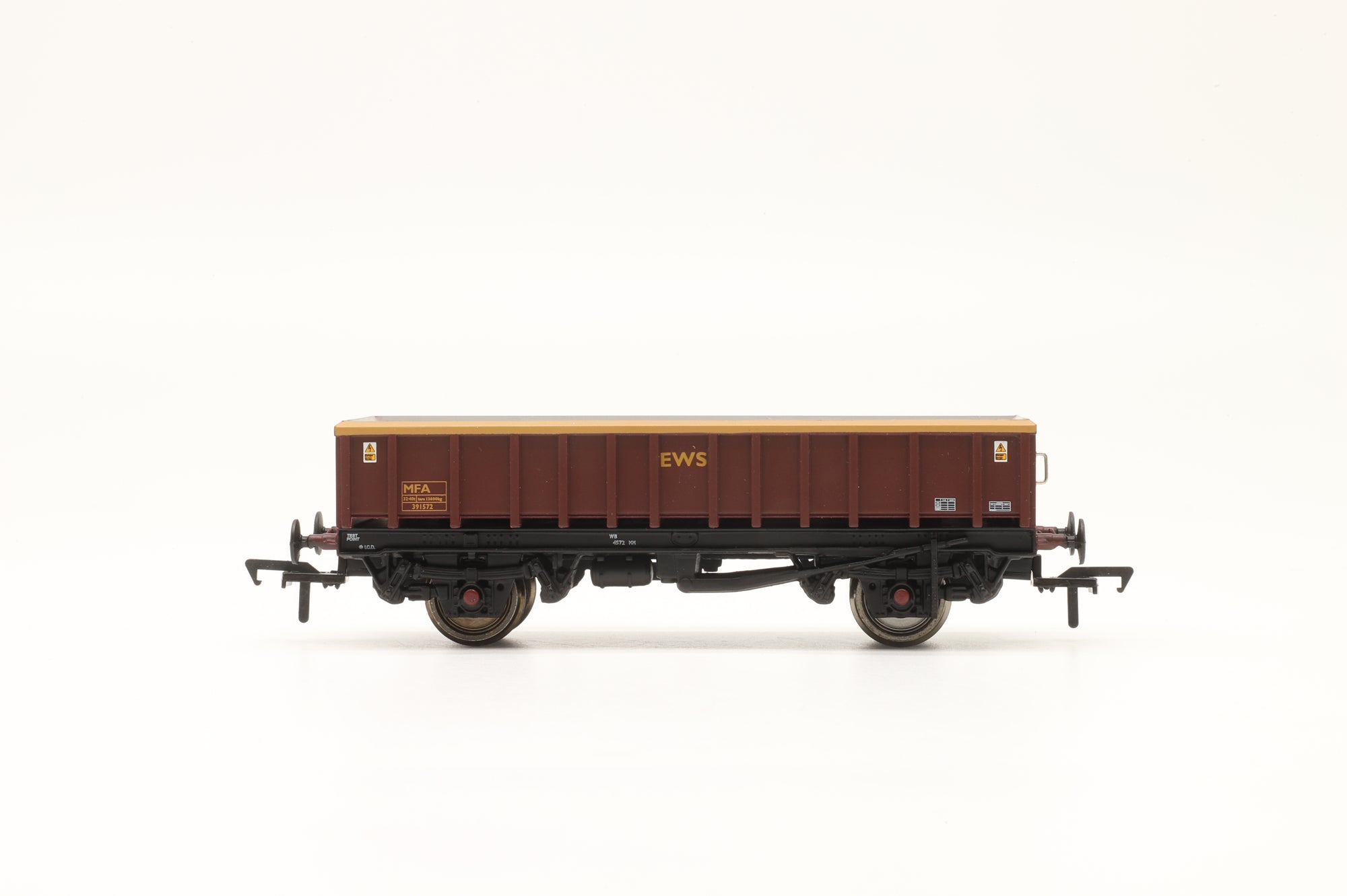 Bachmann OO Rake of 3 MFA/HEA Hoppers in EWS Livery - Mixed Weathered/Pristine