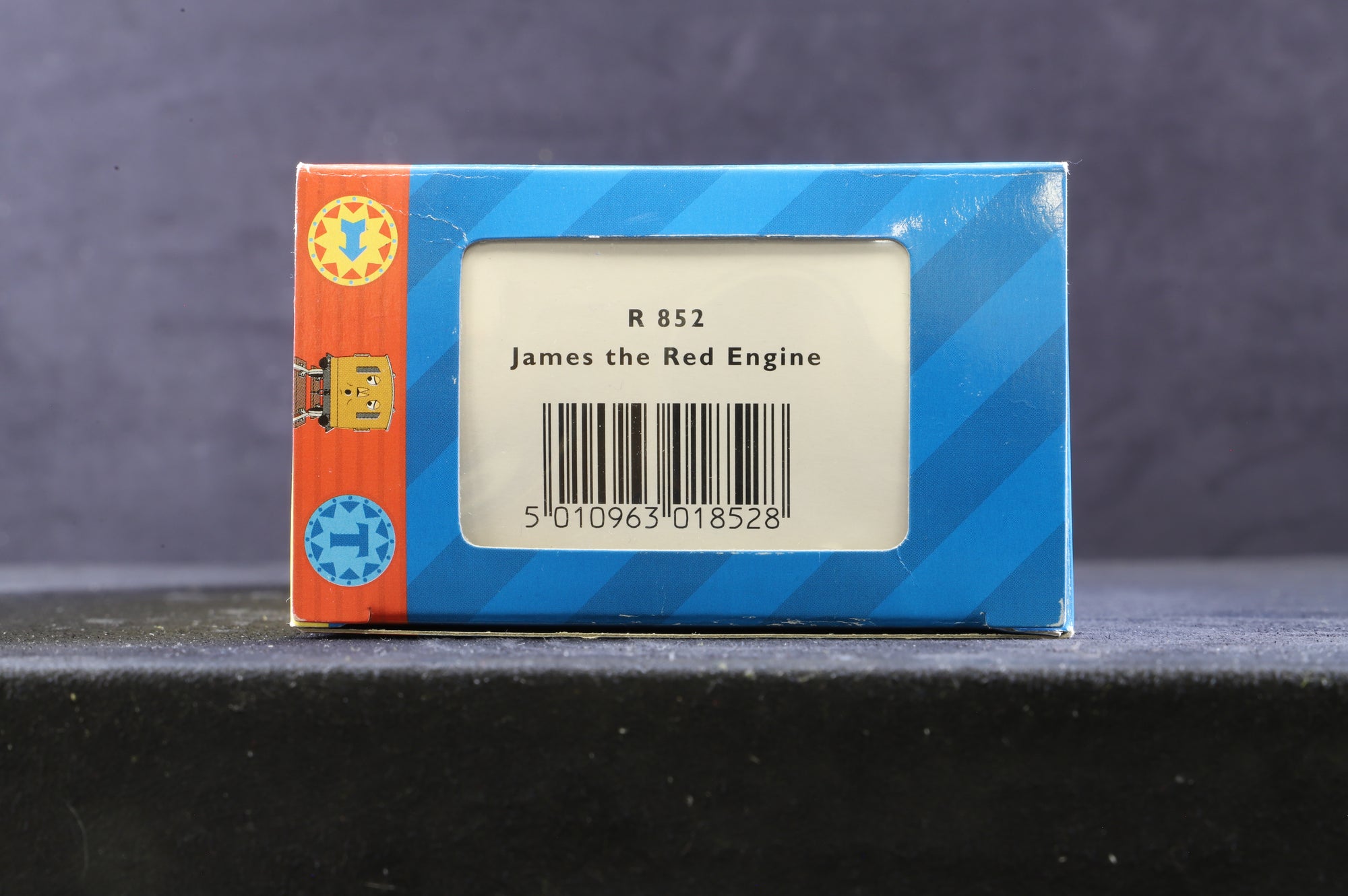 Hornby OO R852 Thomas & Friends 'James' '5' Steam Locomotive
