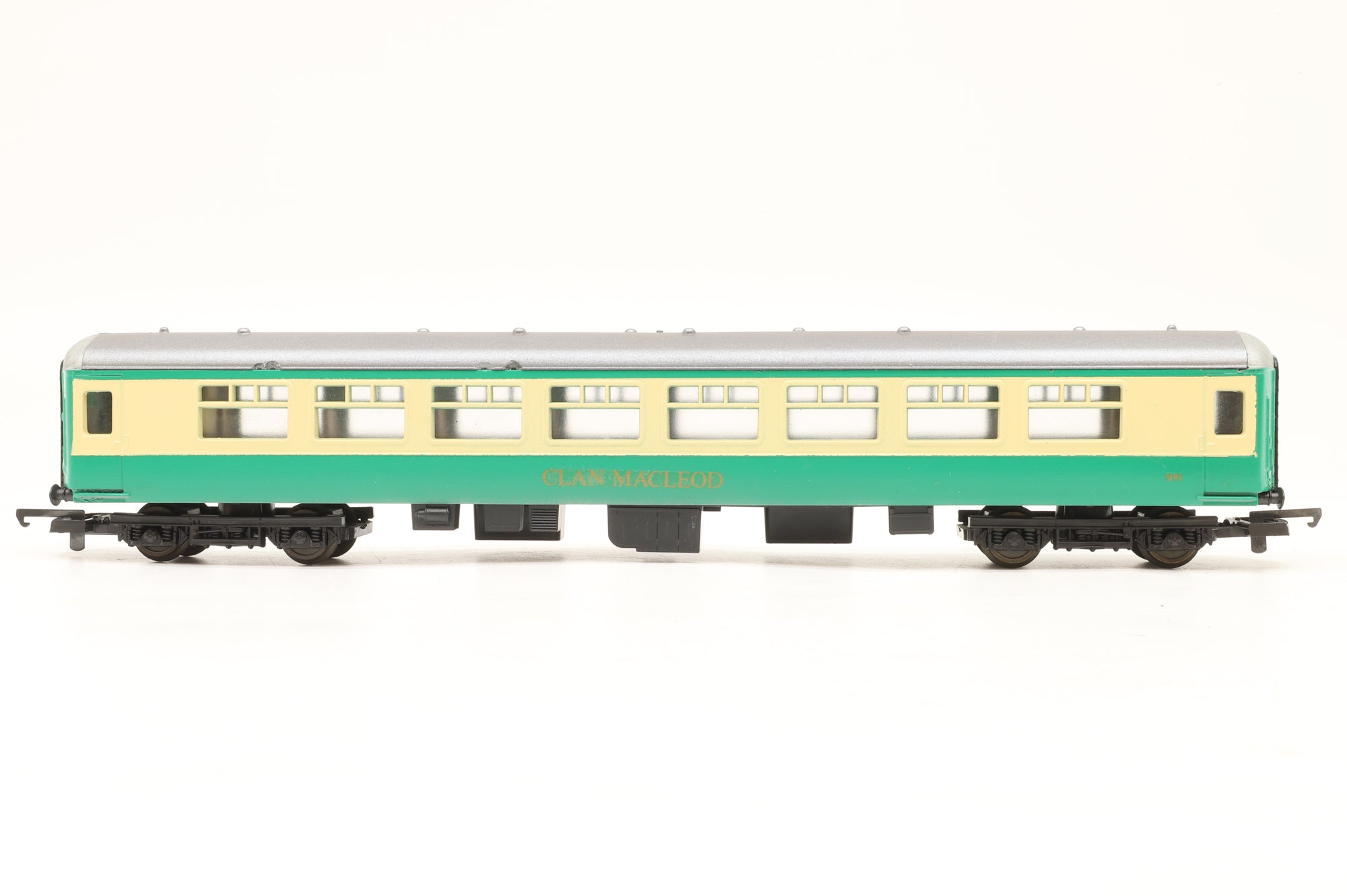 Custom OO Mk2 SO No.93 'Clan Macleod' in Highland Line Green/Cream