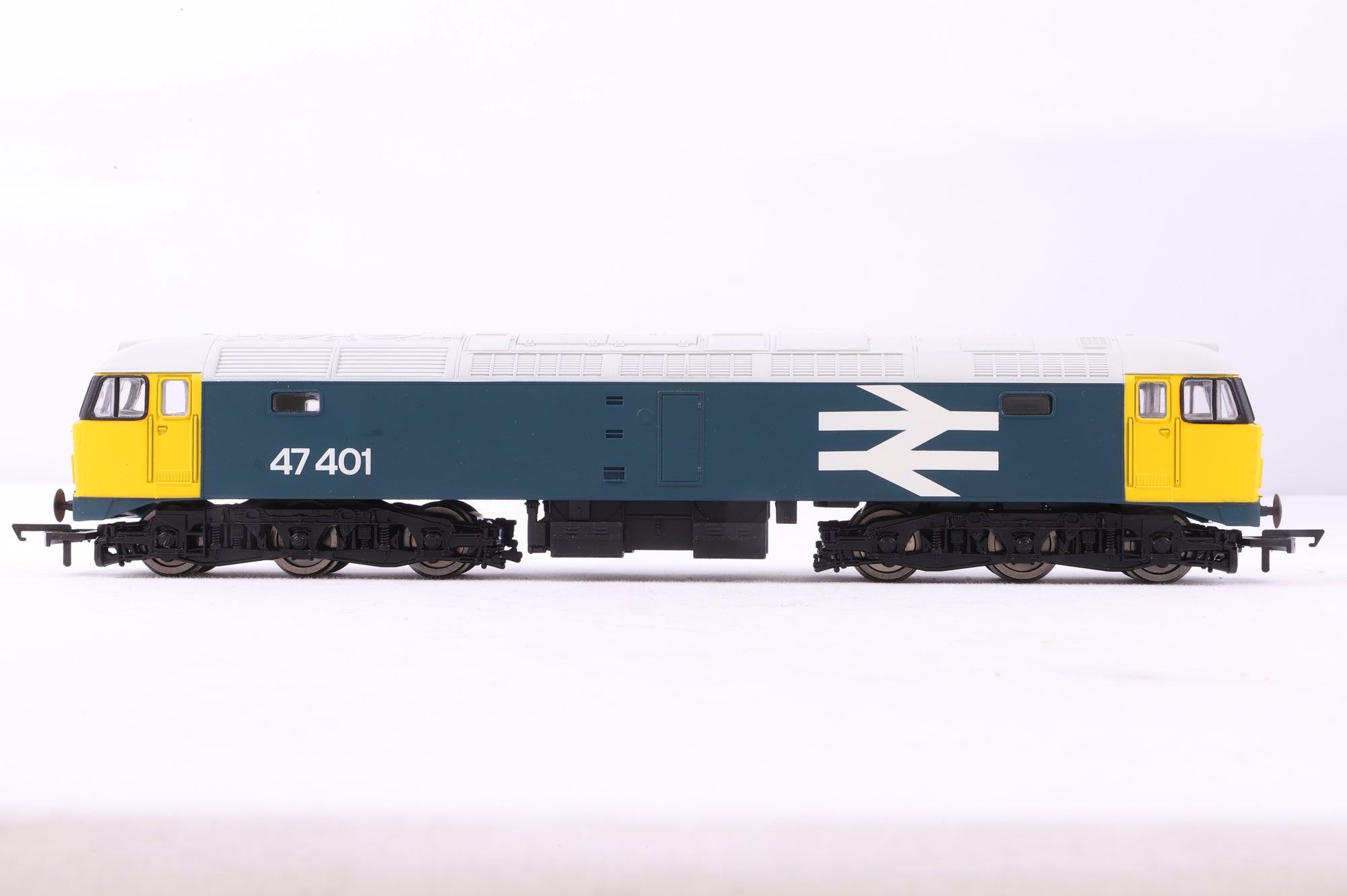 Hornby Railroad OO R3287TTS Class 47 '47401' BR Blue DCC Sound