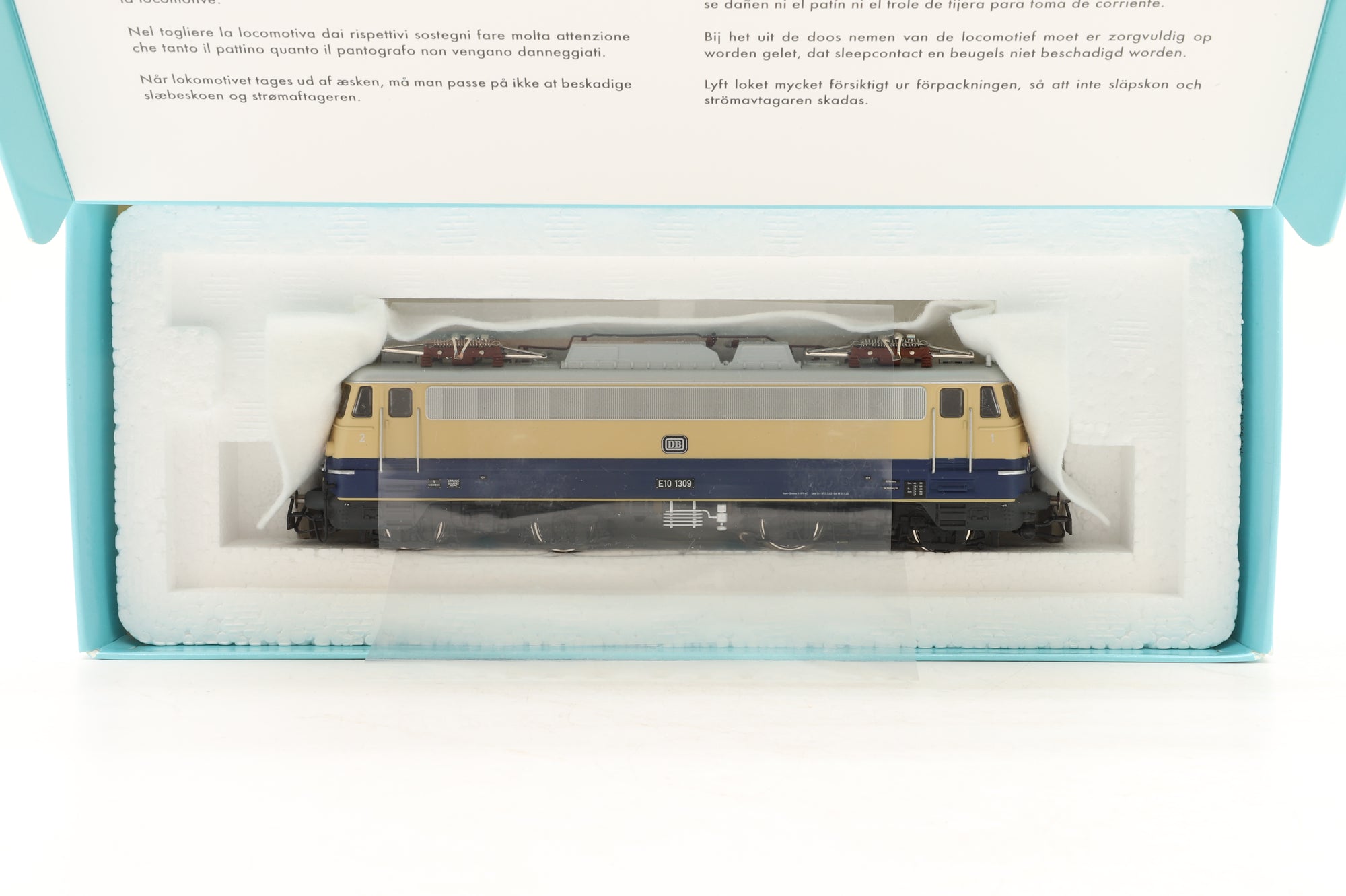 Marklin HO 30391 Reingold Class E10.12 in DB Blue/Cream