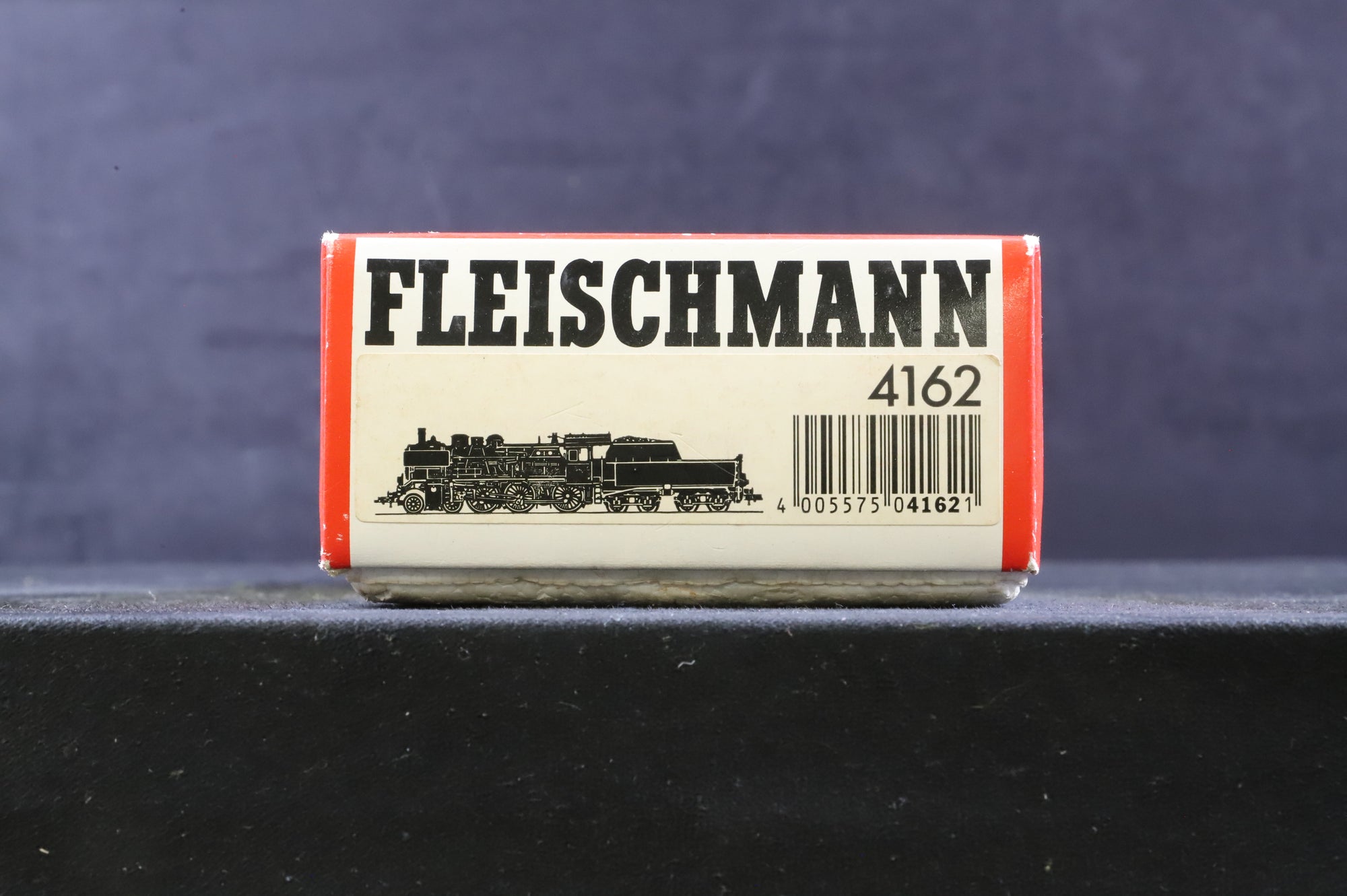 Fleischmann HO 4162 BR 038 0385476 in DB Black/Red