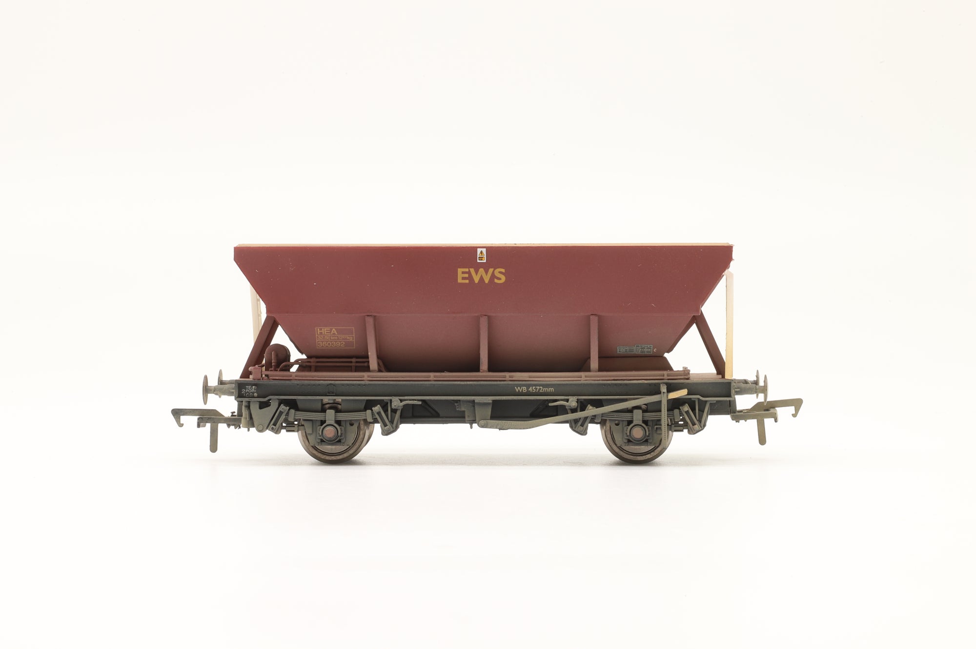 Bachmann OO Rake of 3 MFA/HEA Hoppers in EWS Livery - Mixed Weathered/Pristine