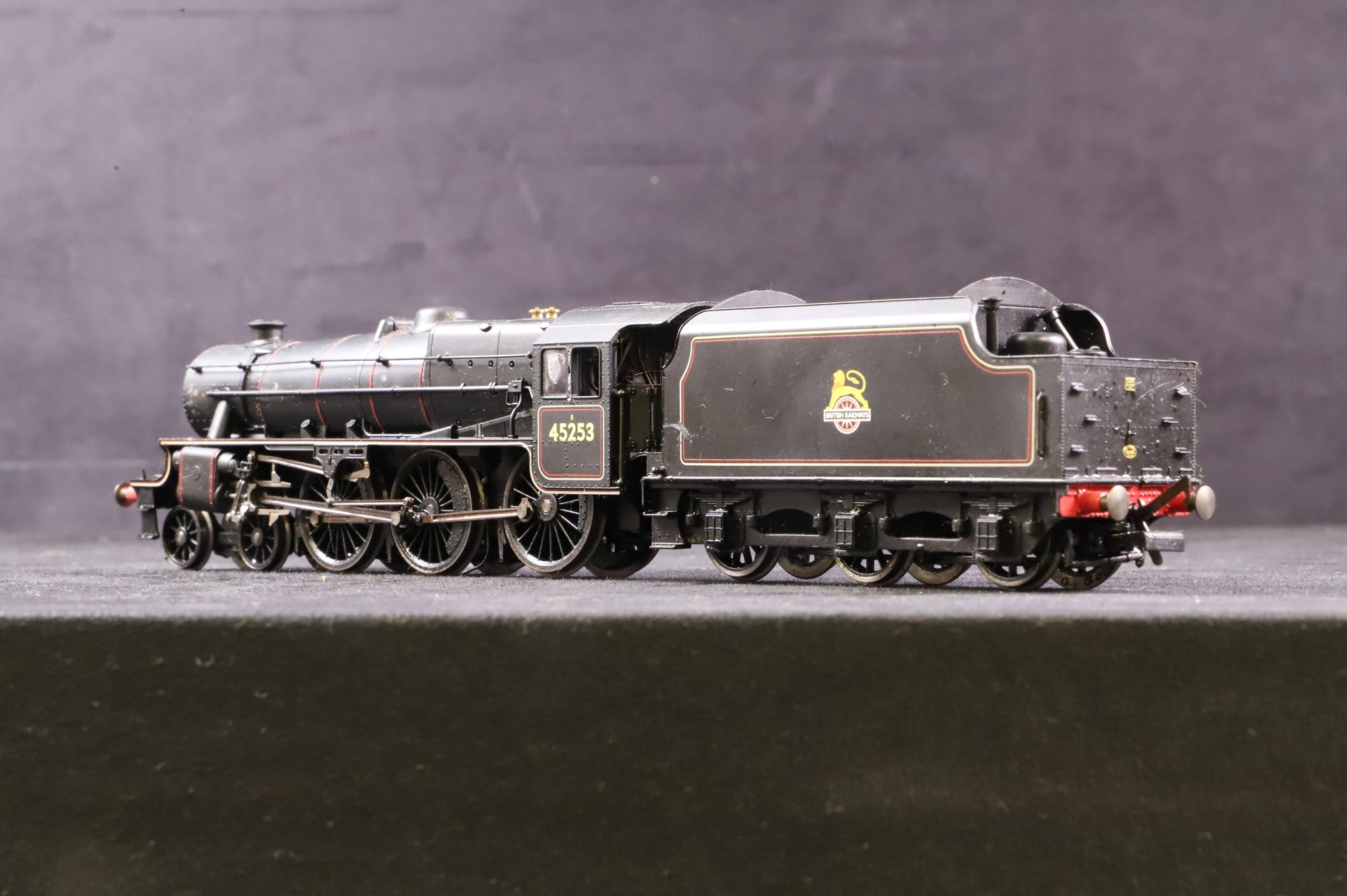 WORKSHOP Hornby OO R2250 Class 5MT 'Black 5' 45253 in Lined BR Black w/ Early Crests