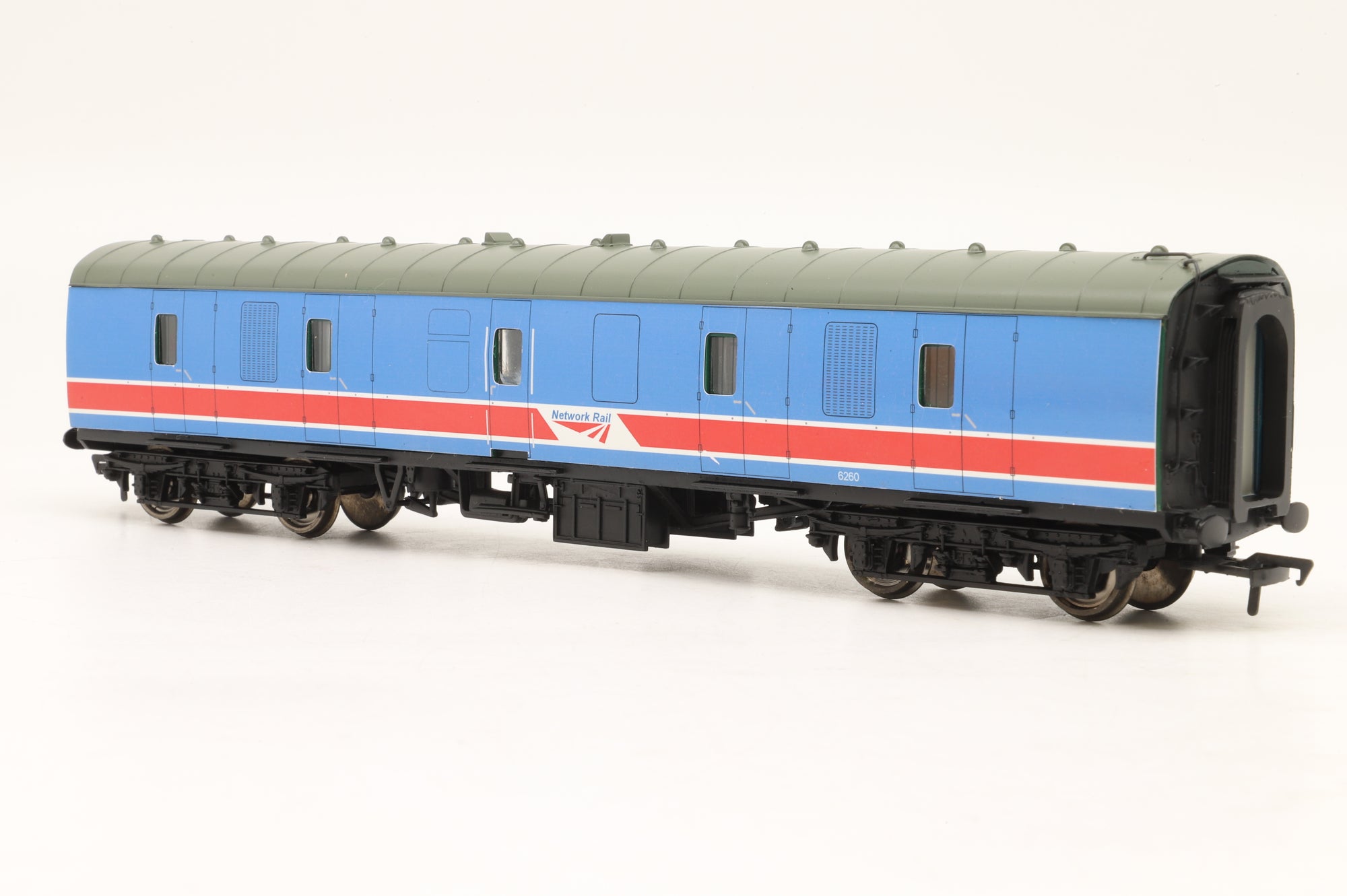 Bachmann OO Mk1 BG Generator Van 6260 in a Network Rail Livery