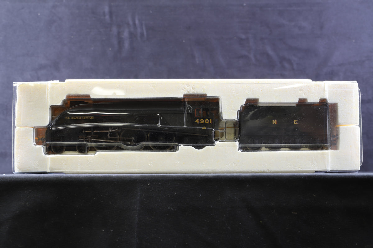 Hornby OO R2338 4-6-2 Class A4 &#39;4901&#39; &#39;Sir Charles newton&#39; NE Plain Black