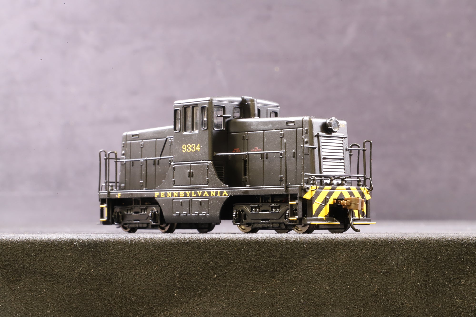 Bachmann HO 62209 GE 44 Ton Switcher Locomotive '9334' Pennsylvania DCC Fitted
