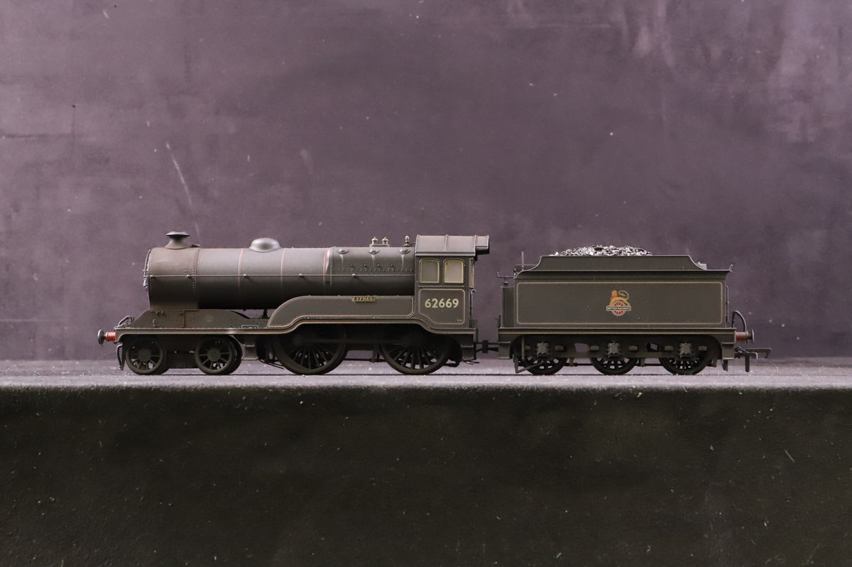 Bachmann OO 31-146A GCR Class 11F 62669 &#39;Ypres&#39;  in Lined BR Black w/ Early Crests - Weathered