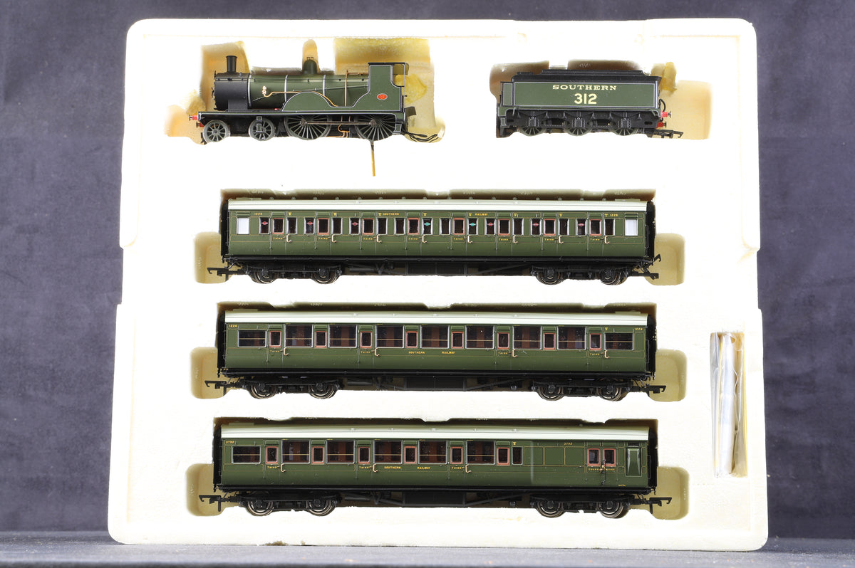 Hornby OO R2813 Southern Suburban 1938 Great British Train Pack