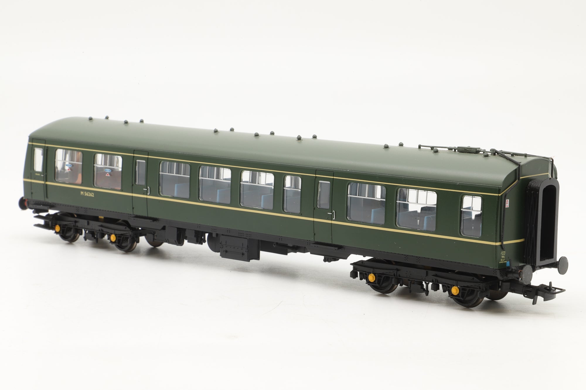 Bachmann OO 32-900B Class 108 2-Car DMU in BR Green w/ Whiskers