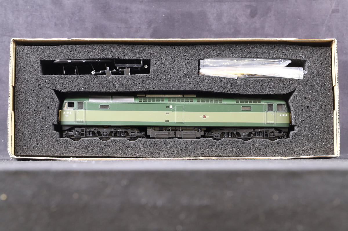 Heljan OO 4702 Class 47 diesel D1942 in BR 2 tone green
