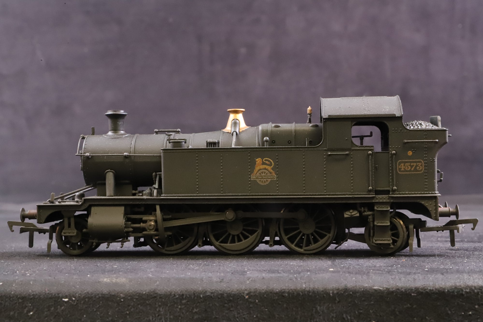 Bachmann OO 32-128 45XX Tank 4573 BR Black Emblem, Weathered