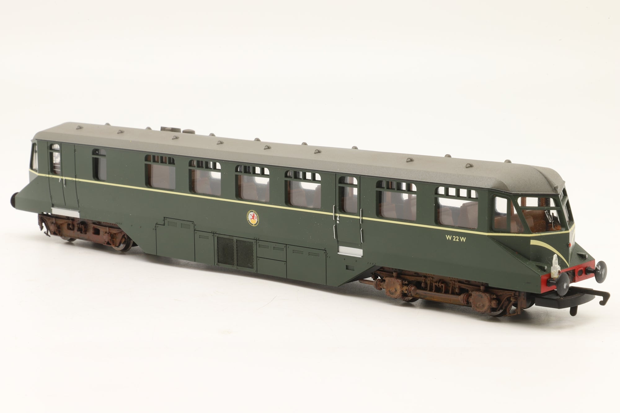 Hornby OO R2653 GWR AEC Diesel Railcar 'W22W' BR Green Weathered