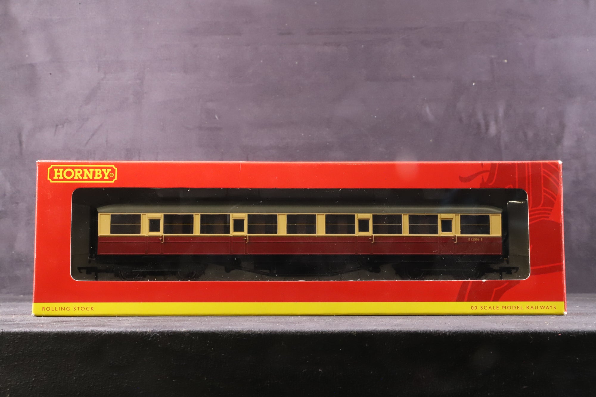 Hornby OO Rake Of 5 Gresley BR Crimson & Cream Coaches Inc. R4179, 79A, 80, 80A & 81
