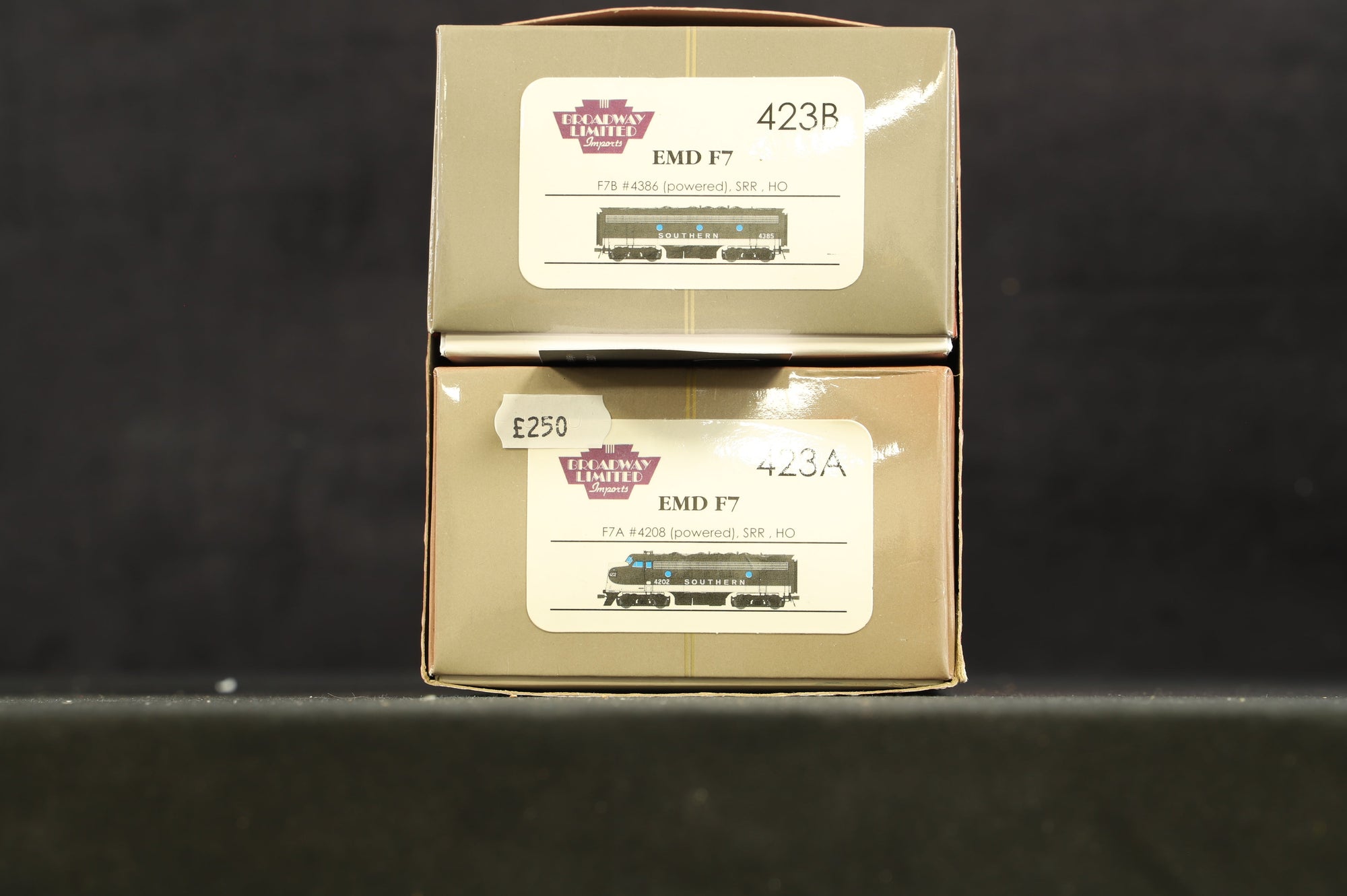 Broadway Limited Imports HO EMD F7 423A & 423B SRR Southern, DCC Sound