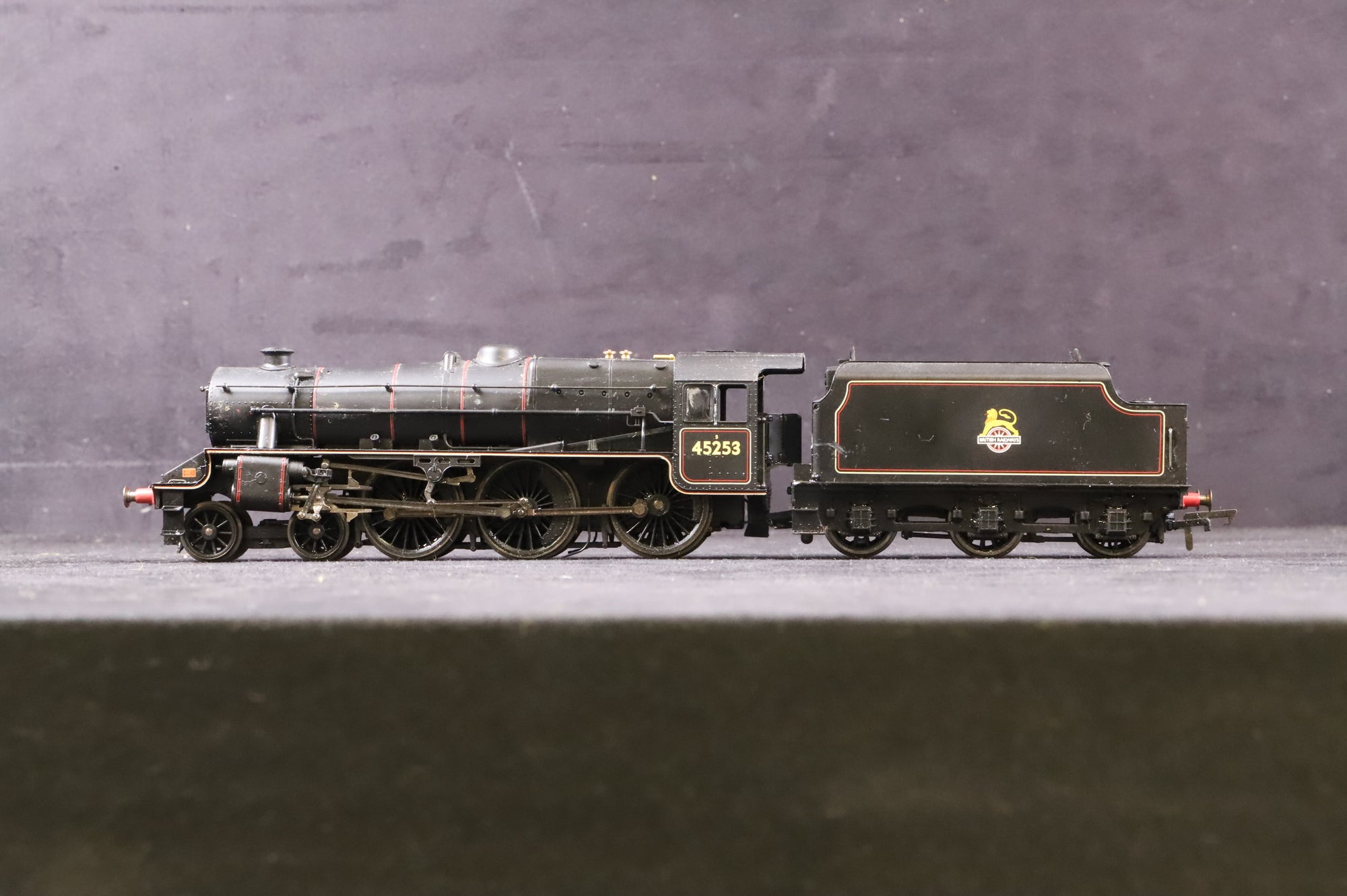 WORKSHOP Hornby OO R2250 Class 5MT 'Black 5' 45253 in Lined BR Black w/ Early Crests