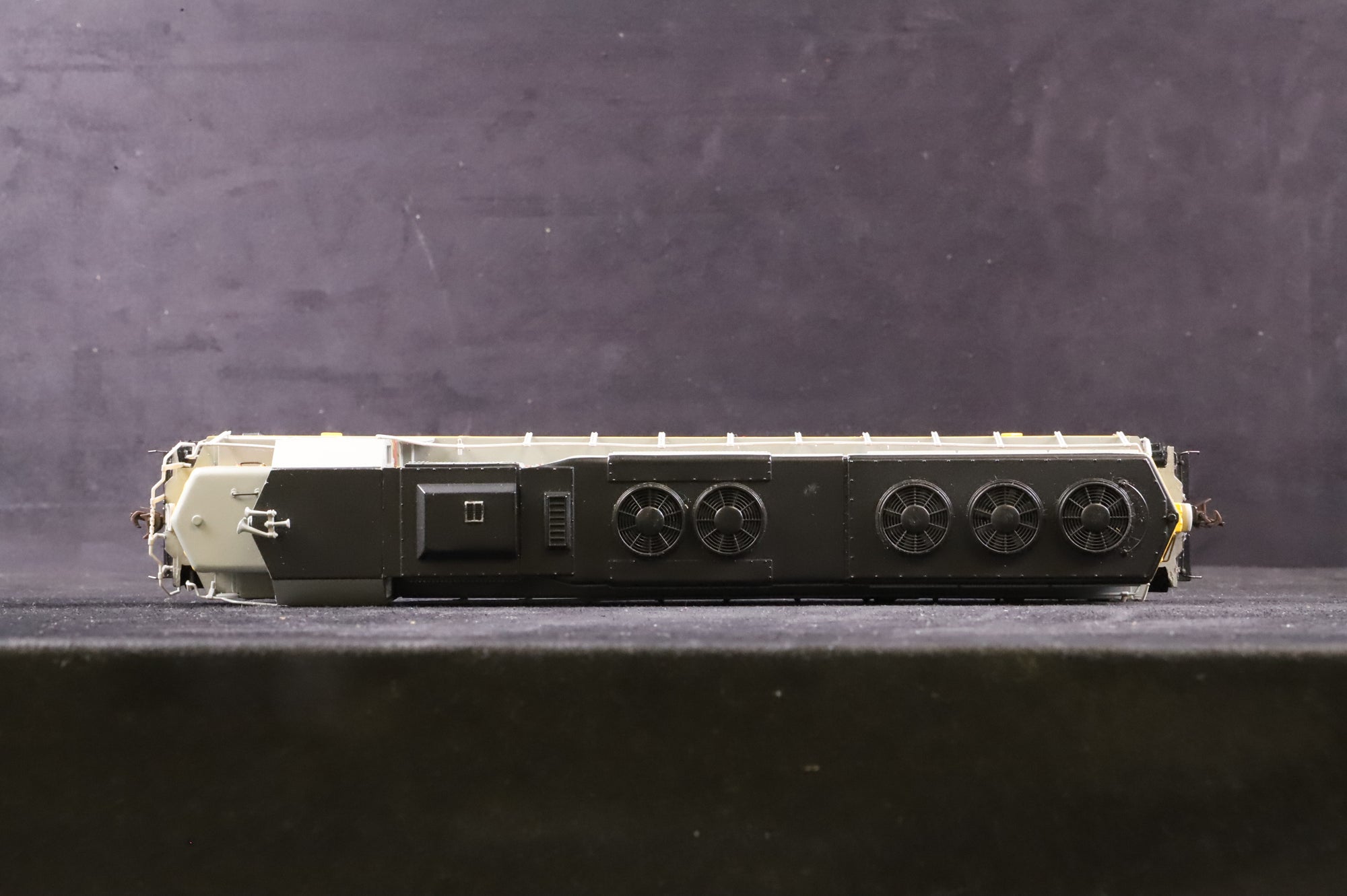 Spectrum/Bachmann HO 11622 EMD SD45 No.3611 in Erie Lackawanna Livery