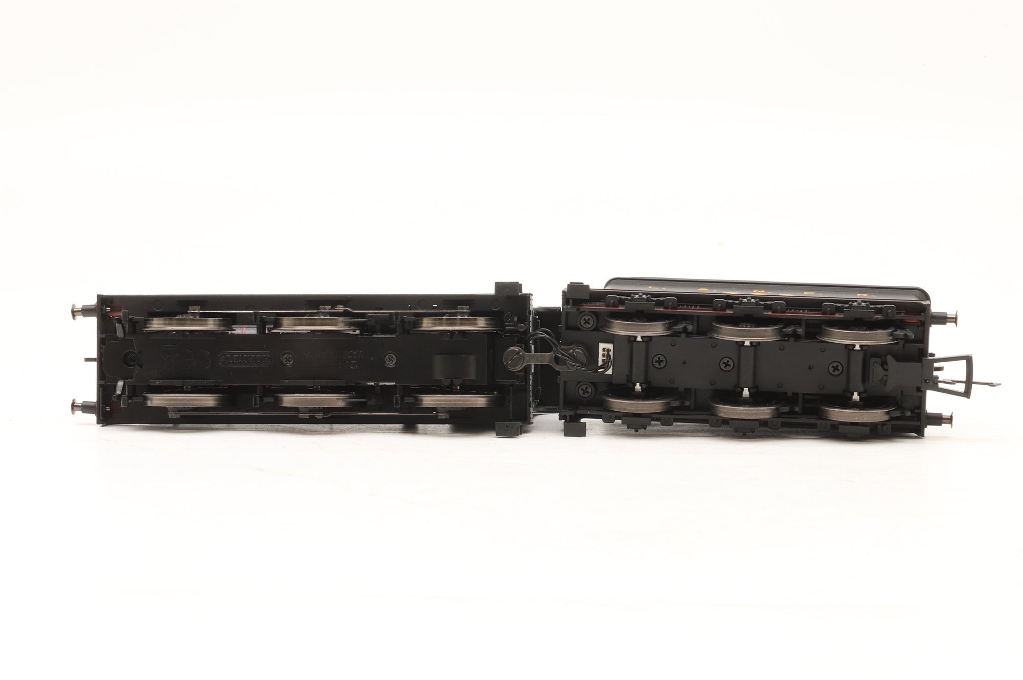 Hornby OO R3621 Class J36 '722' LNER Lined Black