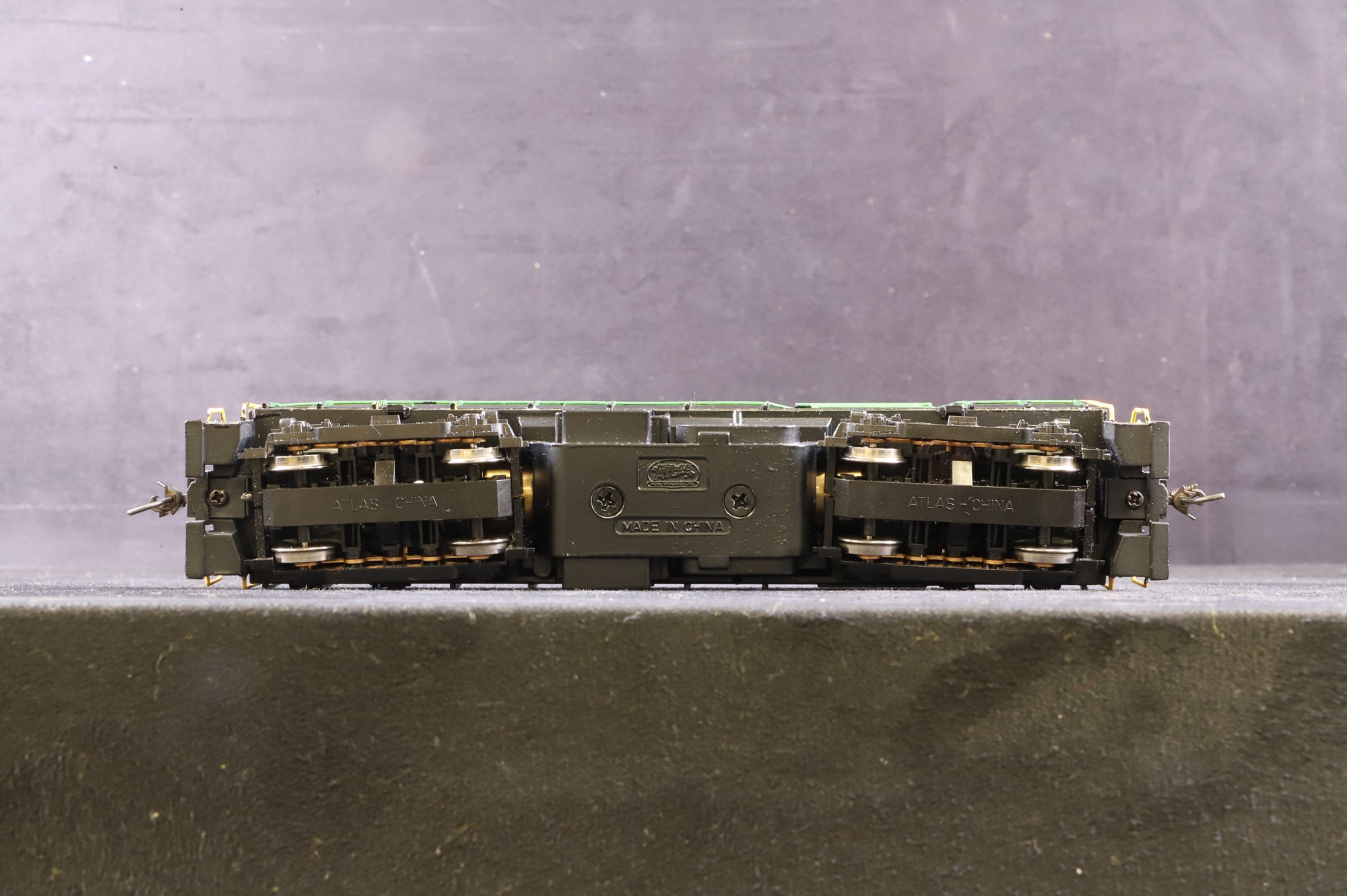 Atlas HO 8851 Diesel Locomotive '405' Green Mountain Repainted