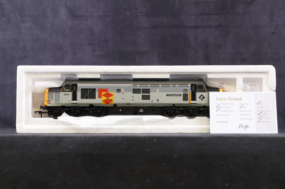 Bachmann OO 32-380 Class 37/5 37671 &#39;Tre Pol And Pen&#39; in Railfreight Distribution Livery