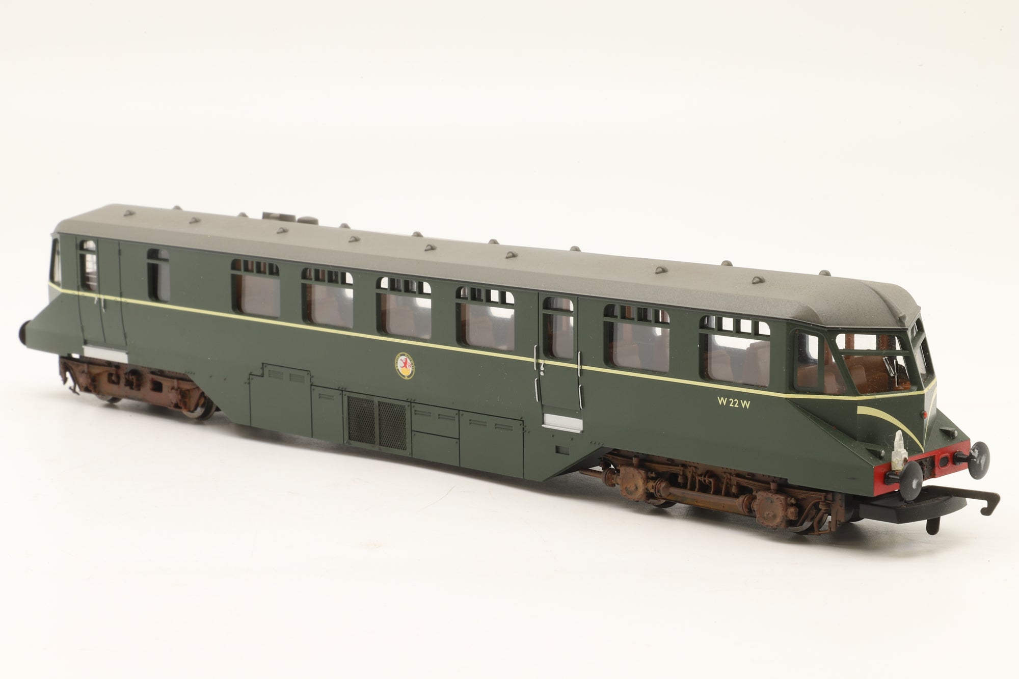Hornby OO R2653 GWR AEC Diesel Railcar 'W22W' BR Green Weathered