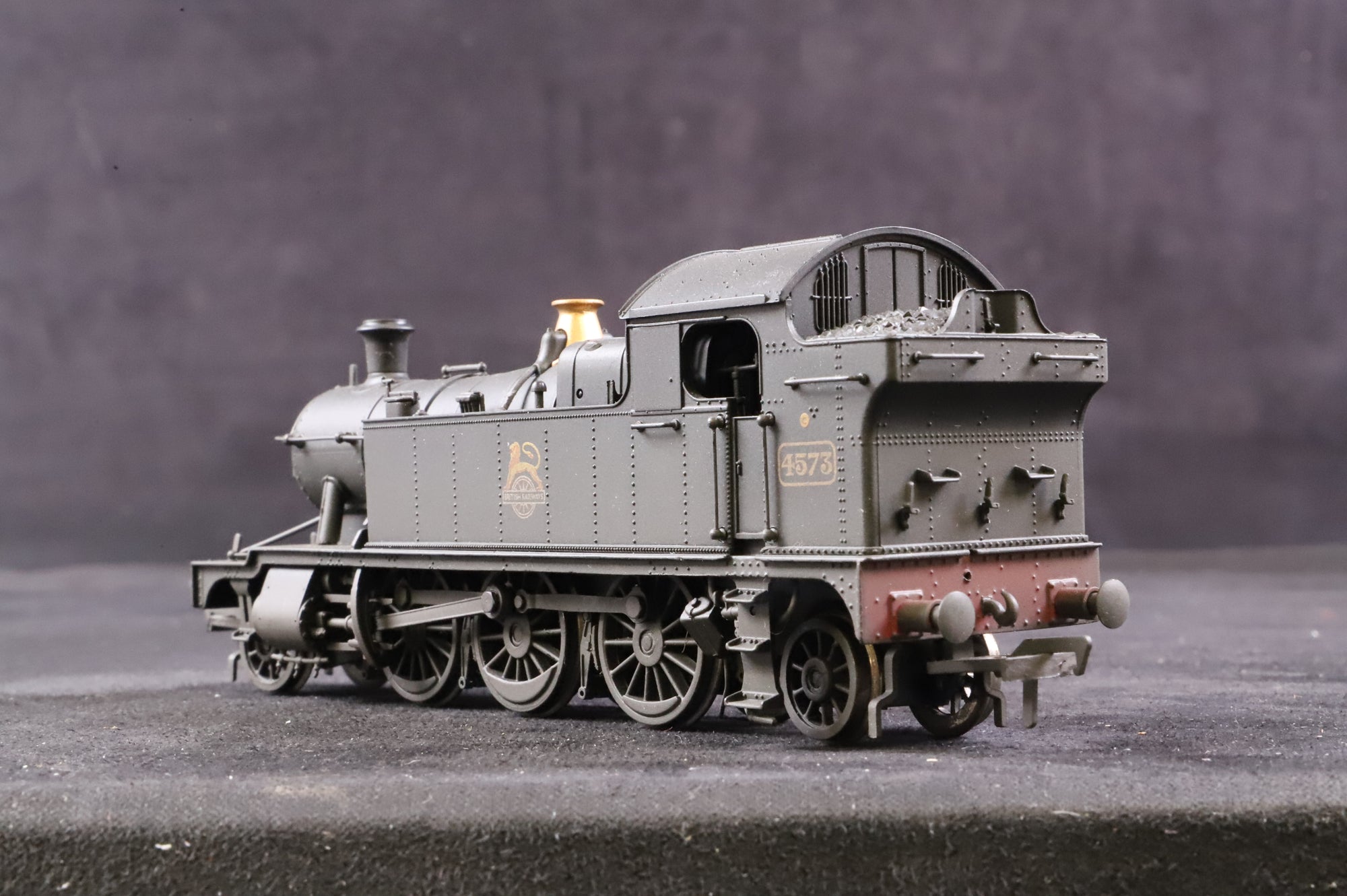 Bachmann OO 32-128 45XX Tank 4573 BR Black Emblem, Weathered