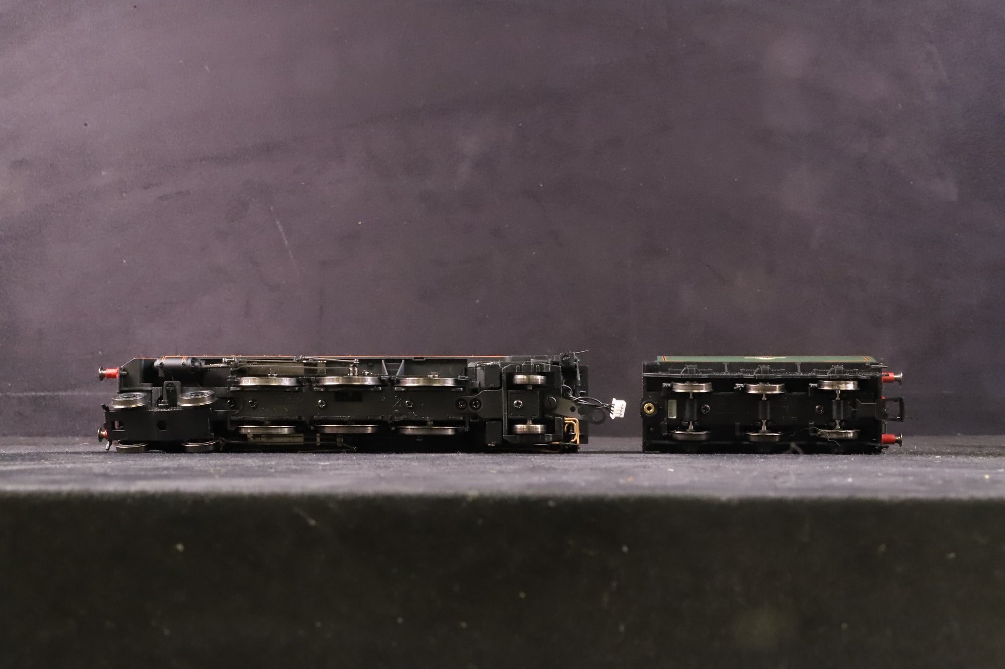 Hornby OO R3203 Rebuilt West Country Class '34013' 'Okehampton' BR Lined Green L/C DCC Sound