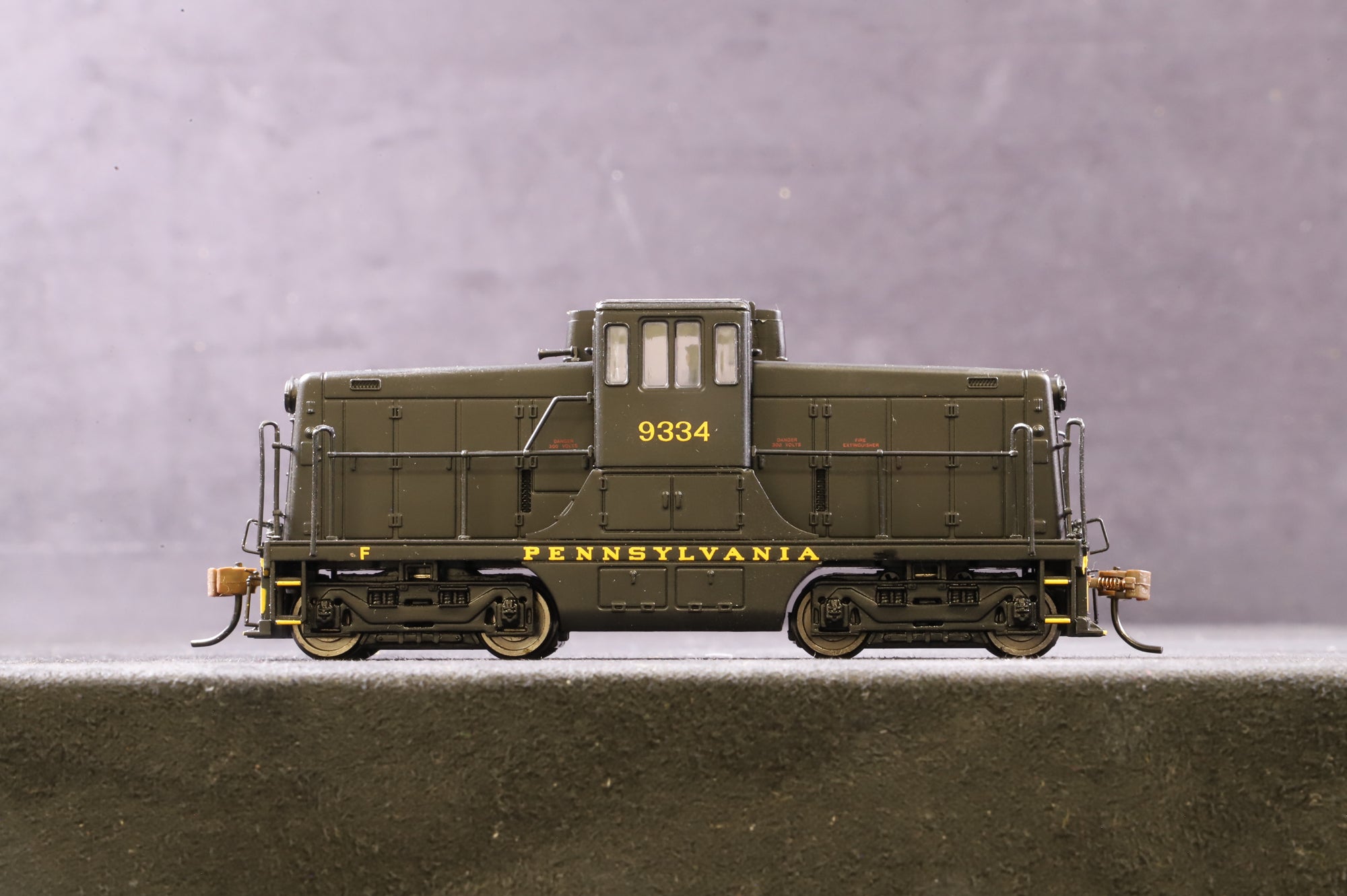 Bachmann HO 62209 GE 44 Ton Switcher Locomotive '9334' Pennsylvania DCC Fitted