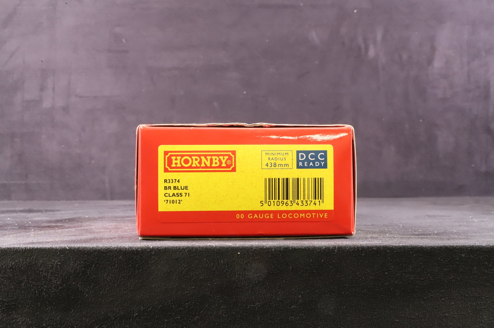 Hornby OO R3374 Class 71 '71012' BR Blue
