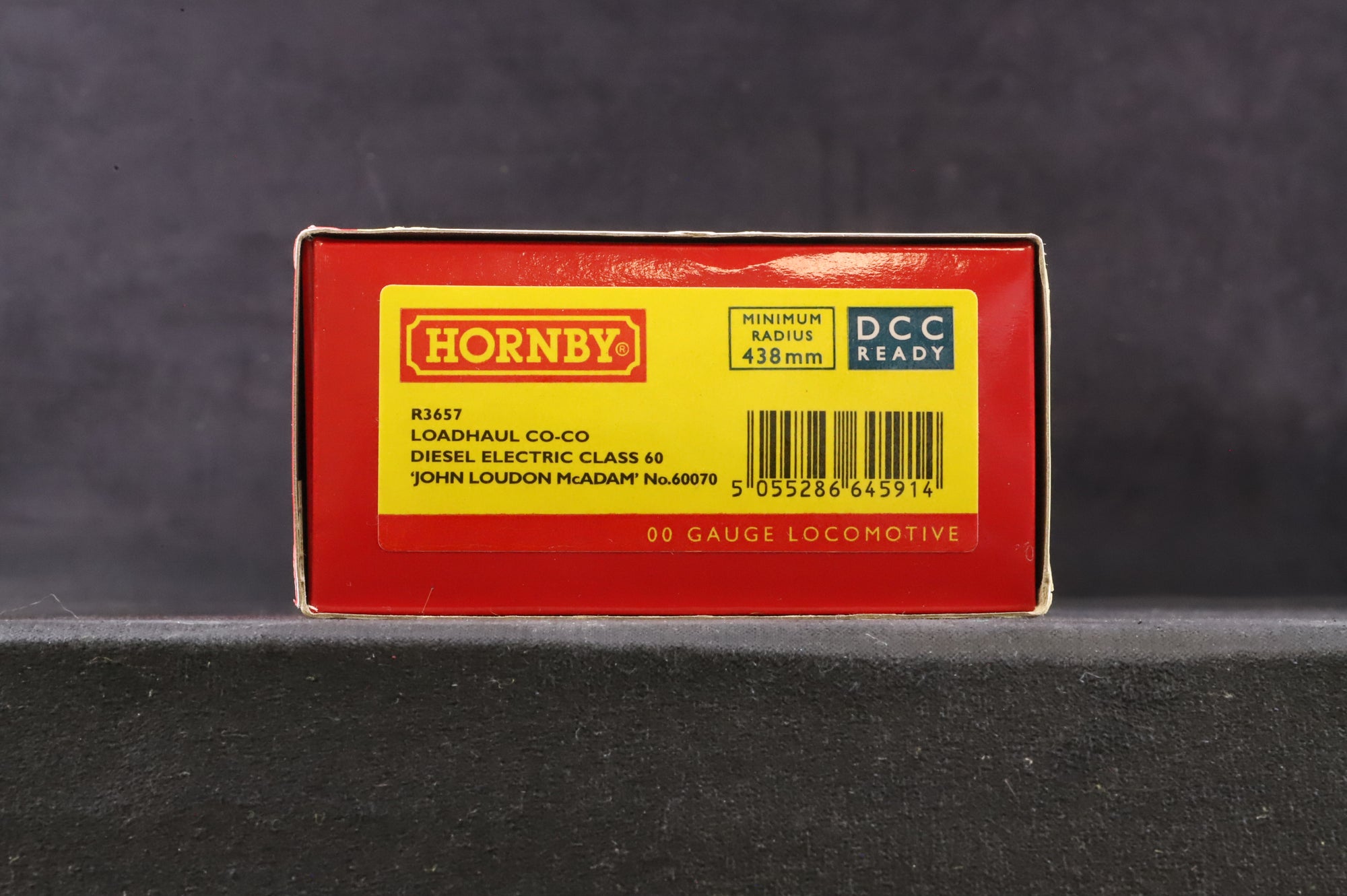 Hornby OO R3657 Class 60 600070 'John Loudon McAdam' in Loadhaul Livery