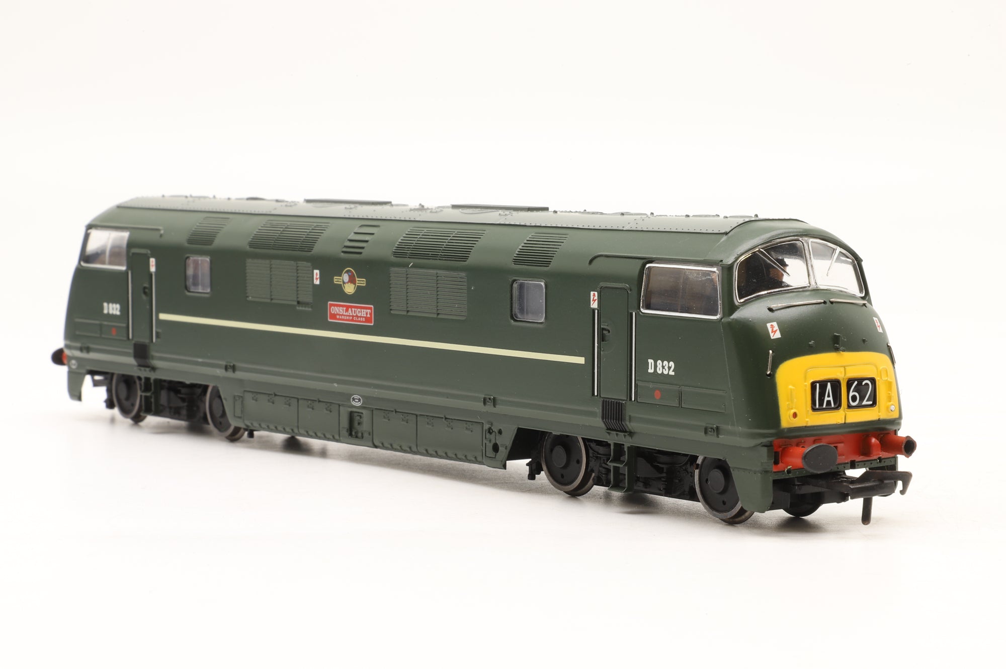 Bachmann OO 32-051 Class 42 Warship D832 'Onslaught' BR Green