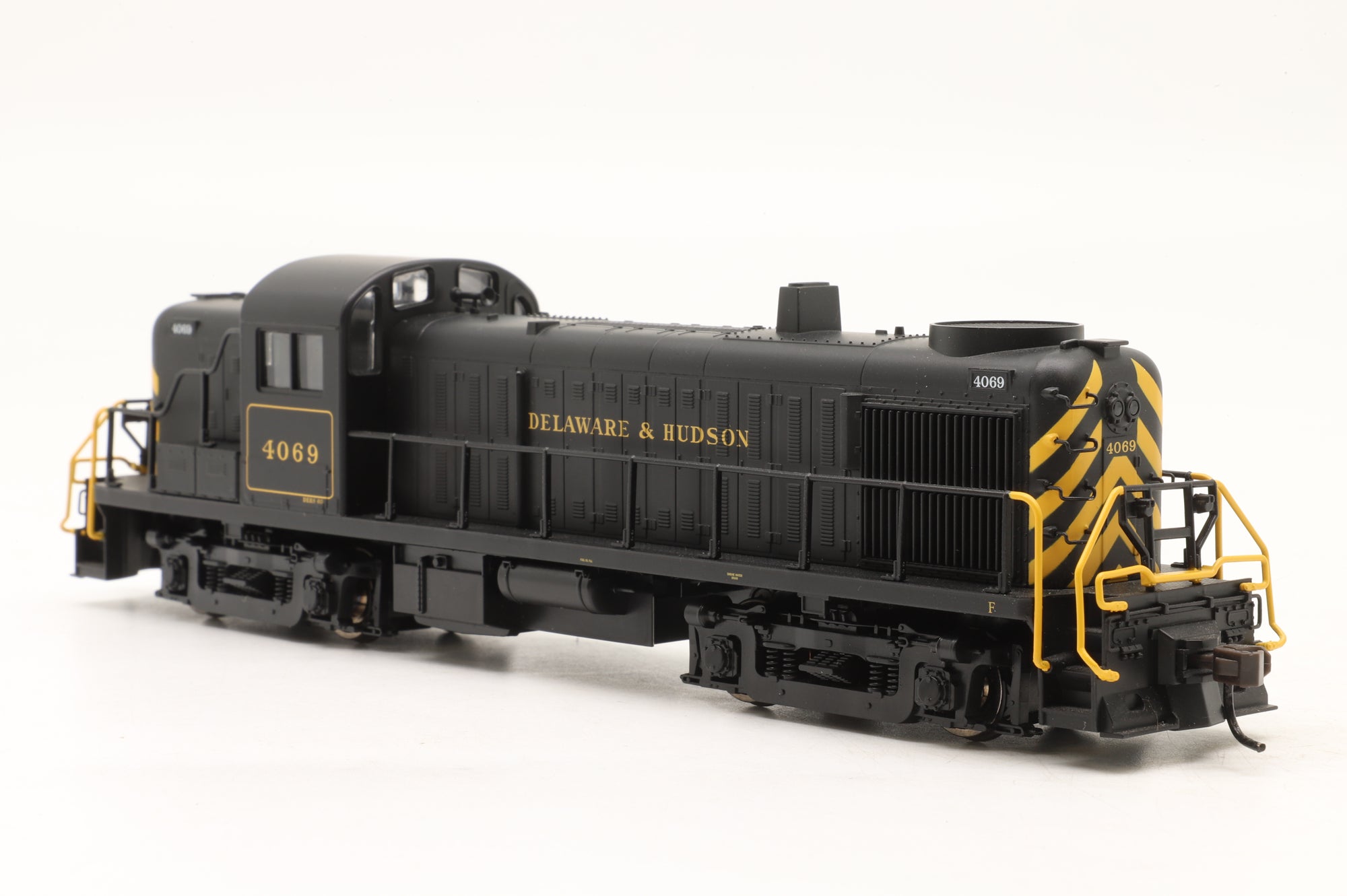 Atlas HO 7006 Alco RS-3 #4069 in Delaware & Hudson Livery